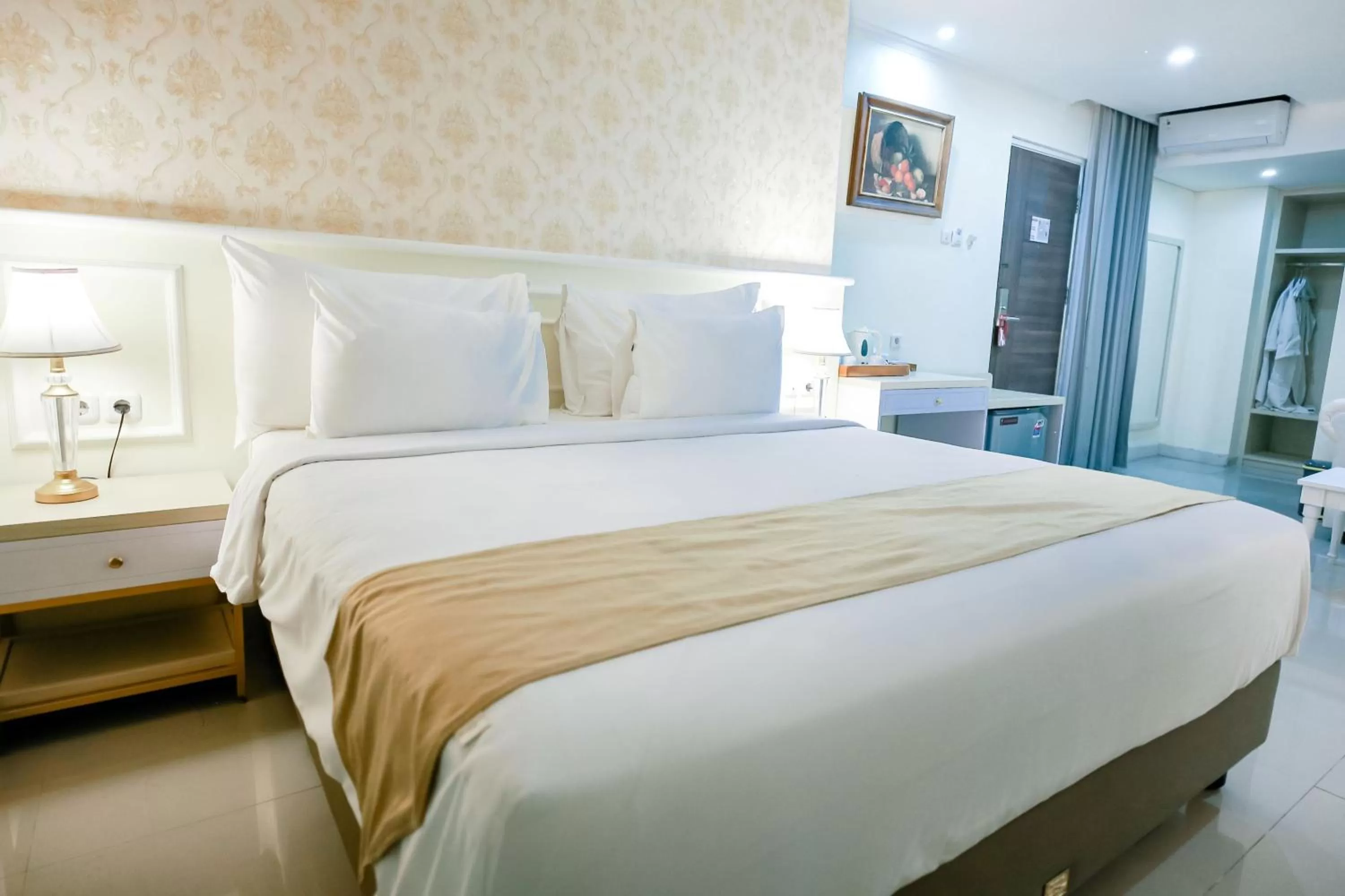 Bed in The Cube Hotel Malioboro, Azana Hotels Collection