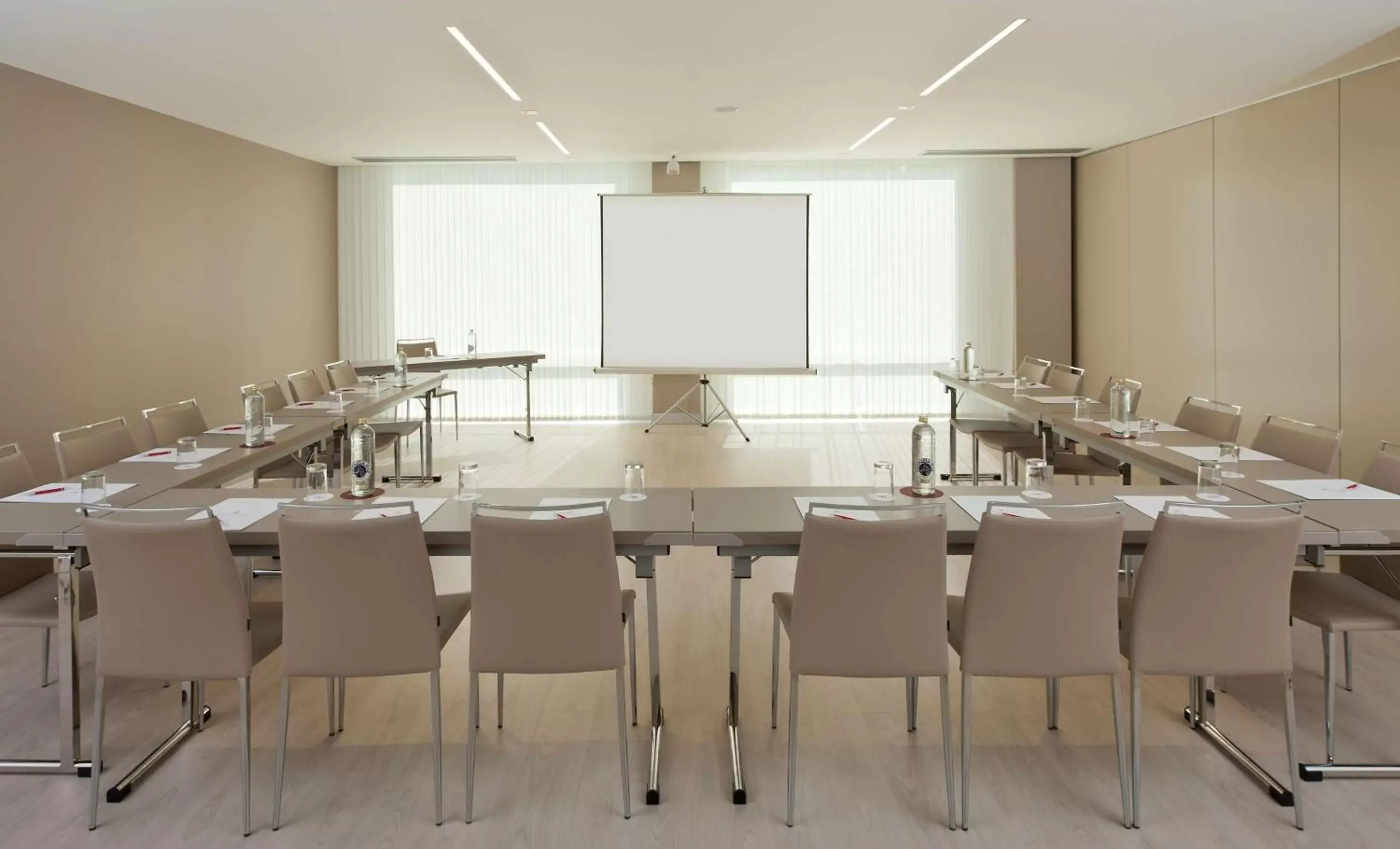 Meeting/conference room in NH Collection San Sebastián Aranzazu