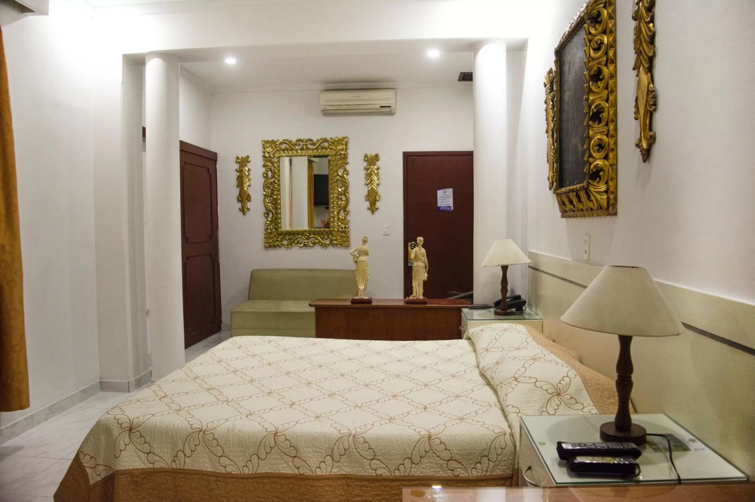 Bedroom, Bed in Hotel Chucarima