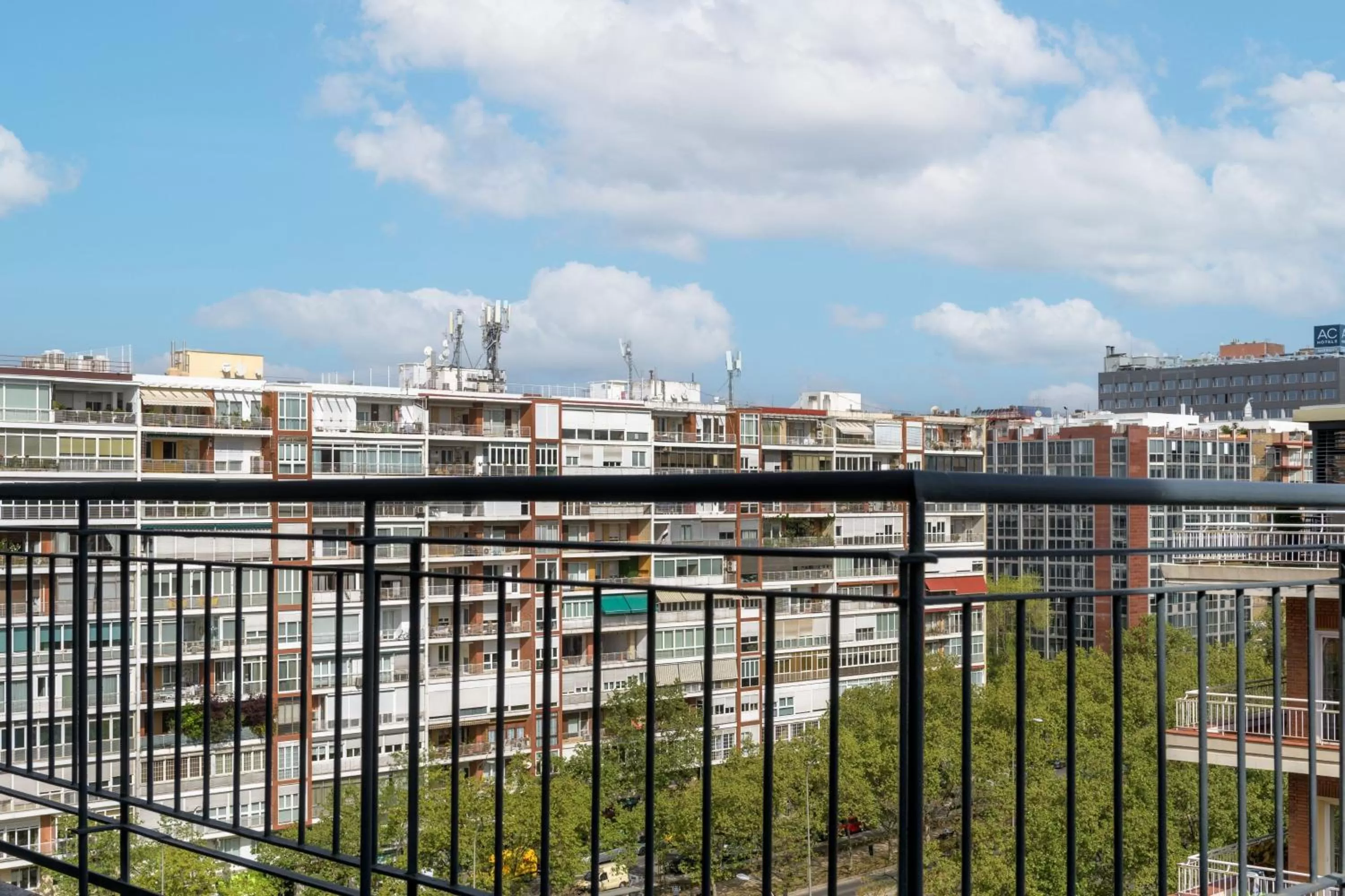 Photo of the whole room in AC Hotel Aitana by Marriott