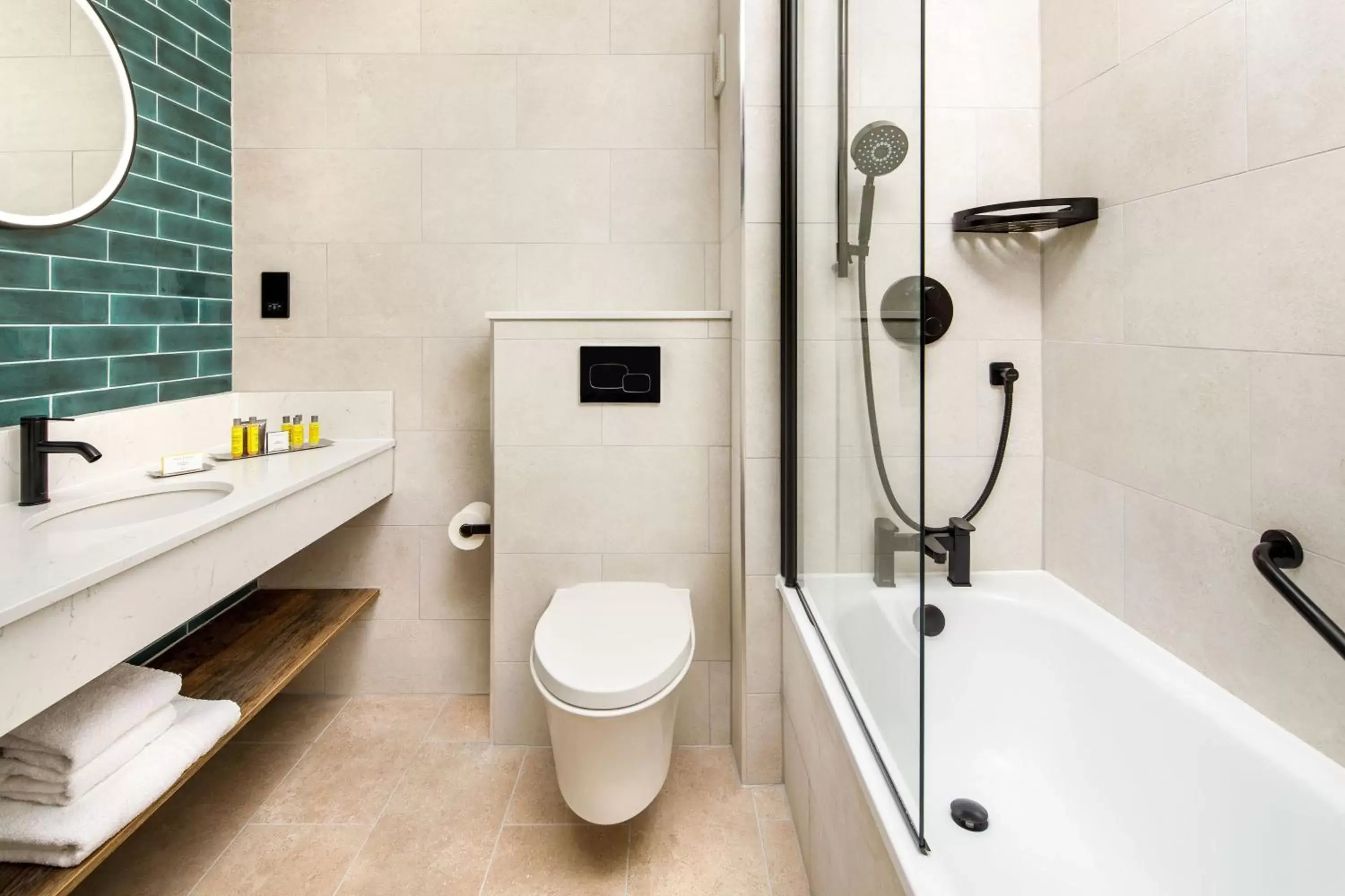 Bathroom in Delta Hotels by Marriott Warwick