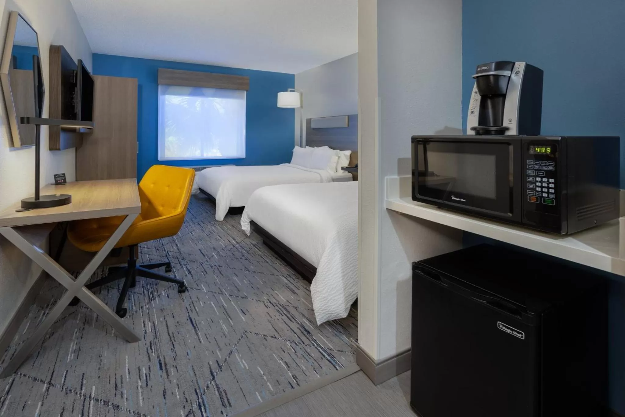 Photo of the whole room, Bed in Holiday Inn Express and Suites Tampa I-75 at Bruce B. Downs by IHG
