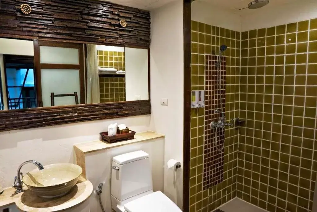 Shower, Bathroom in Yantarasri Resort