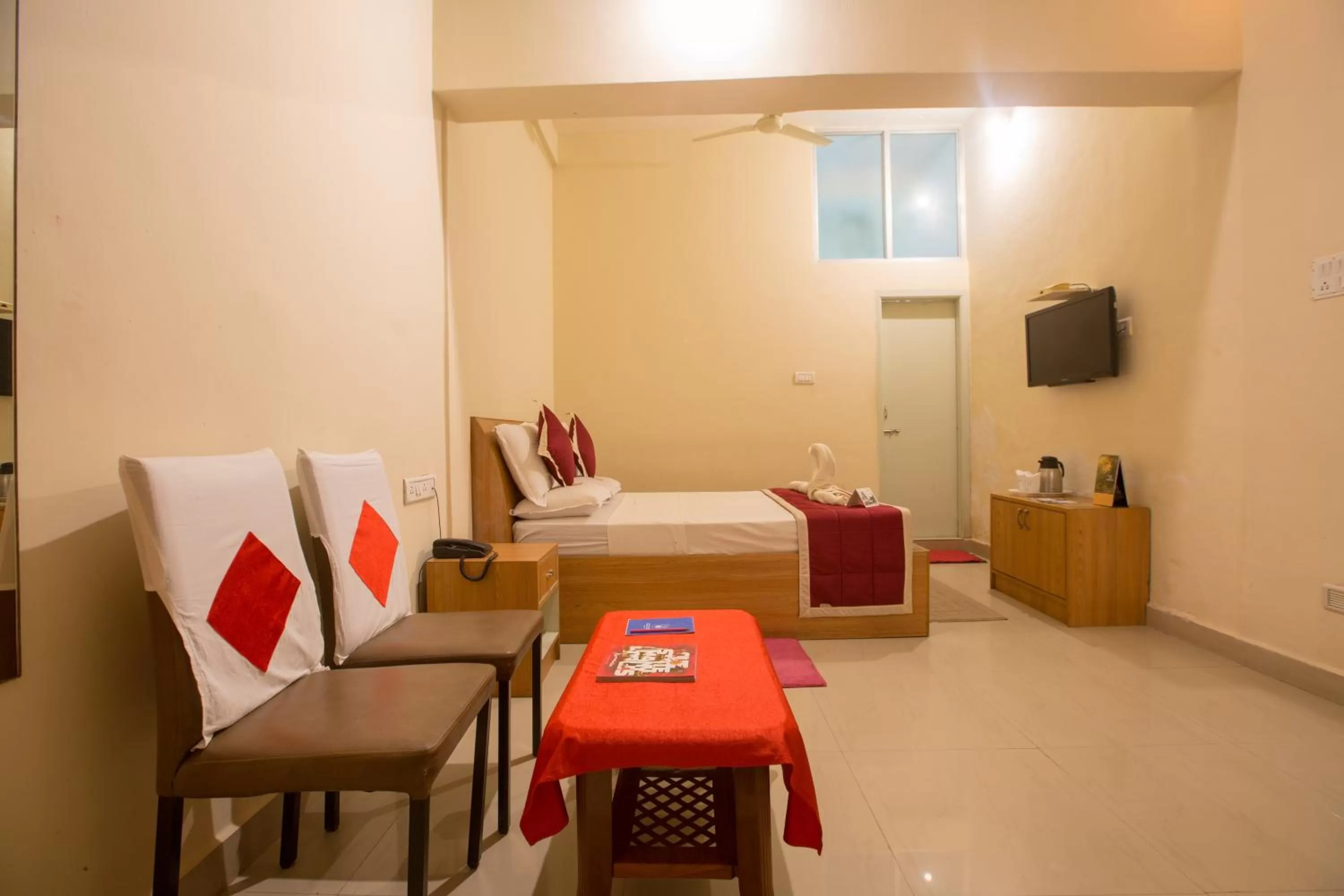 Bed in KSTDC Hotel Mayura TalaKaveri, Bhagamandala