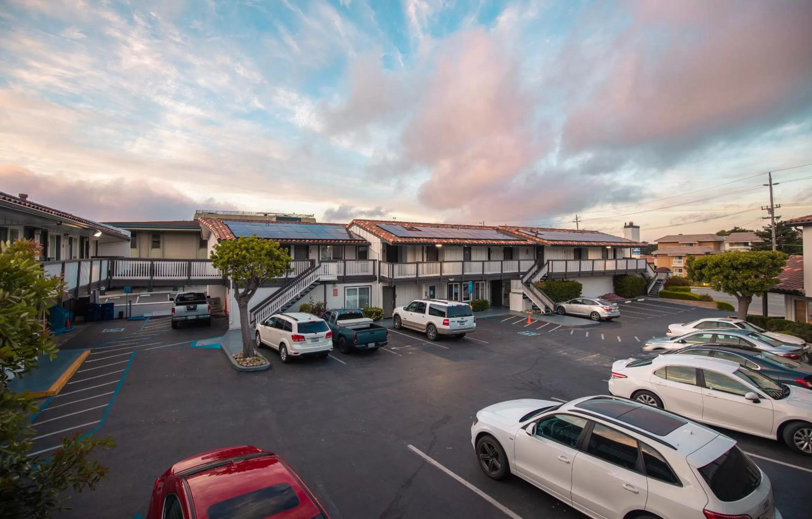 Property building in Days Inn by Wyndham Monterey Downtown
