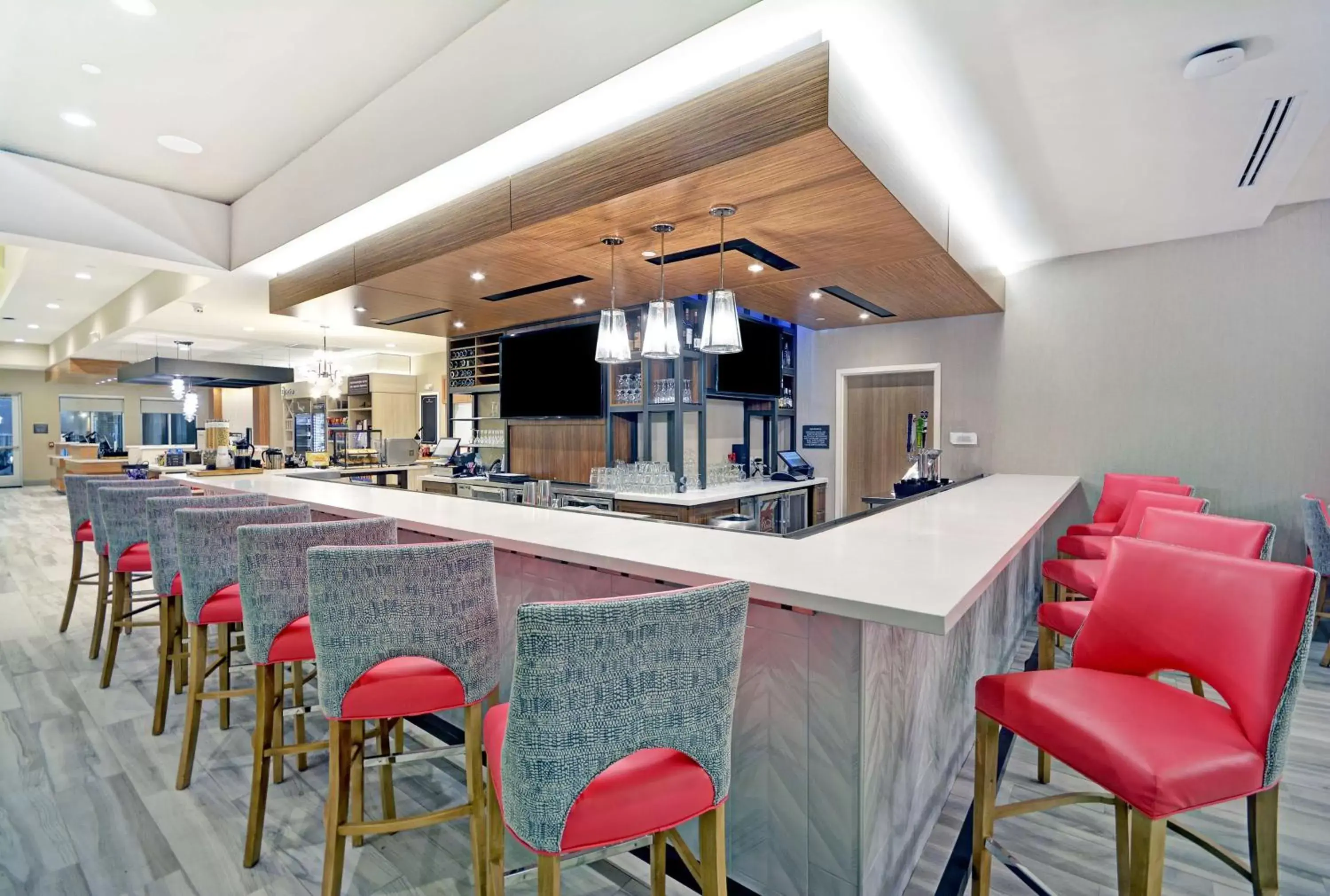 Lounge or bar, Lounge/Bar in Hilton Garden Inn Houston Hobby Airport