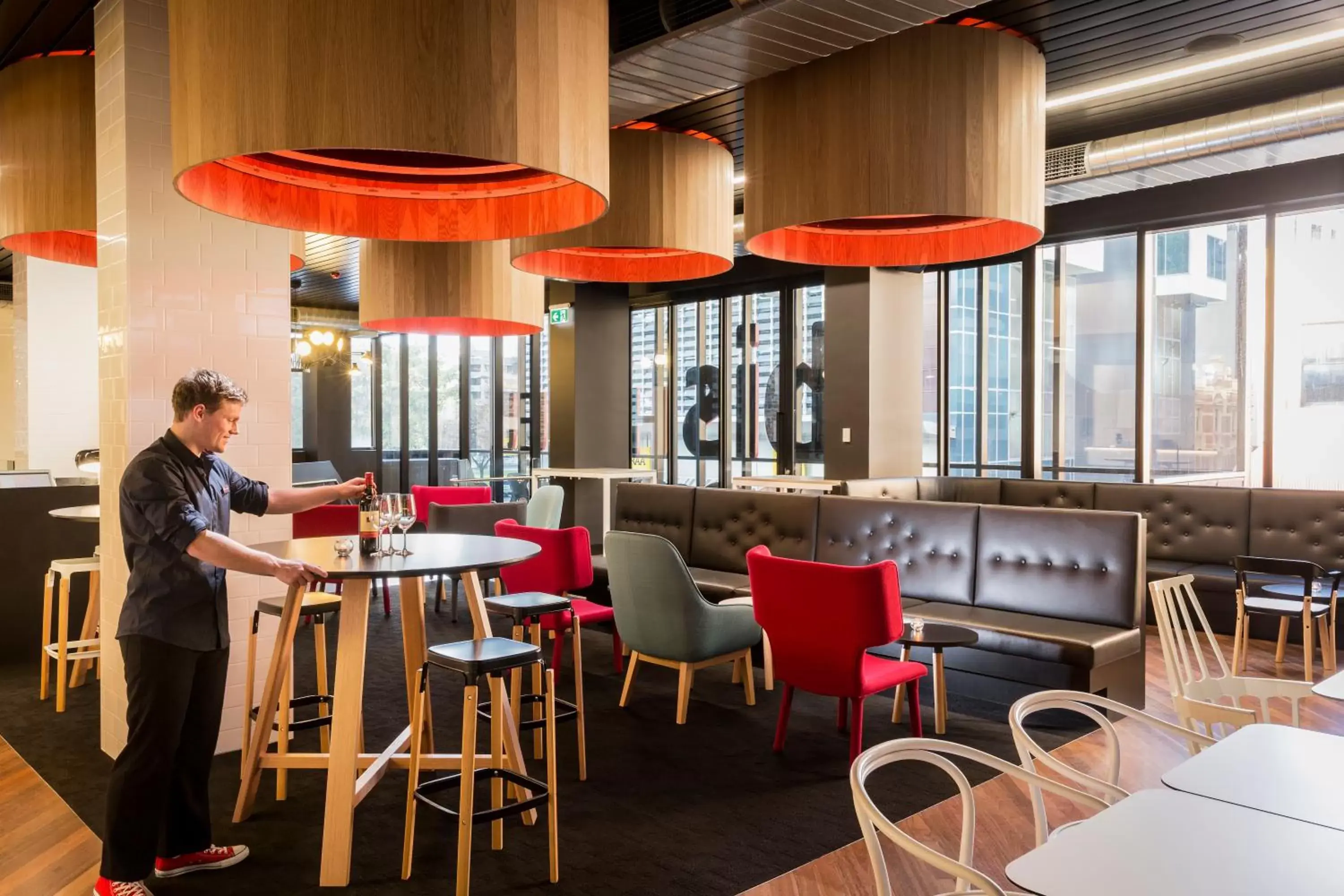 Lounge or bar, Restaurant/Places to Eat in ibis Adelaide