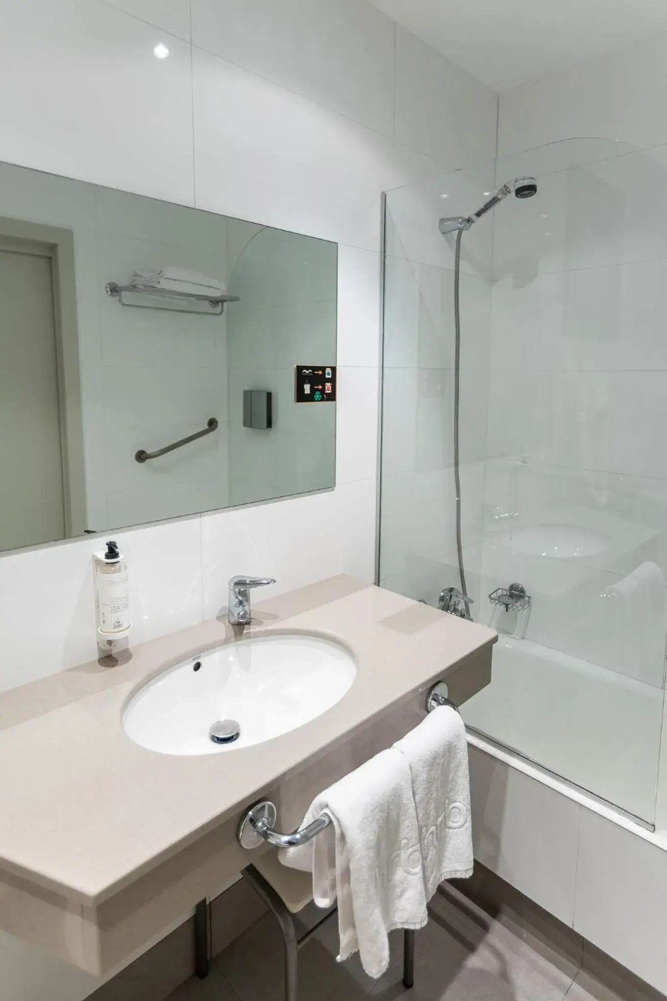 Bathroom in Hotel Rio Bidasoa