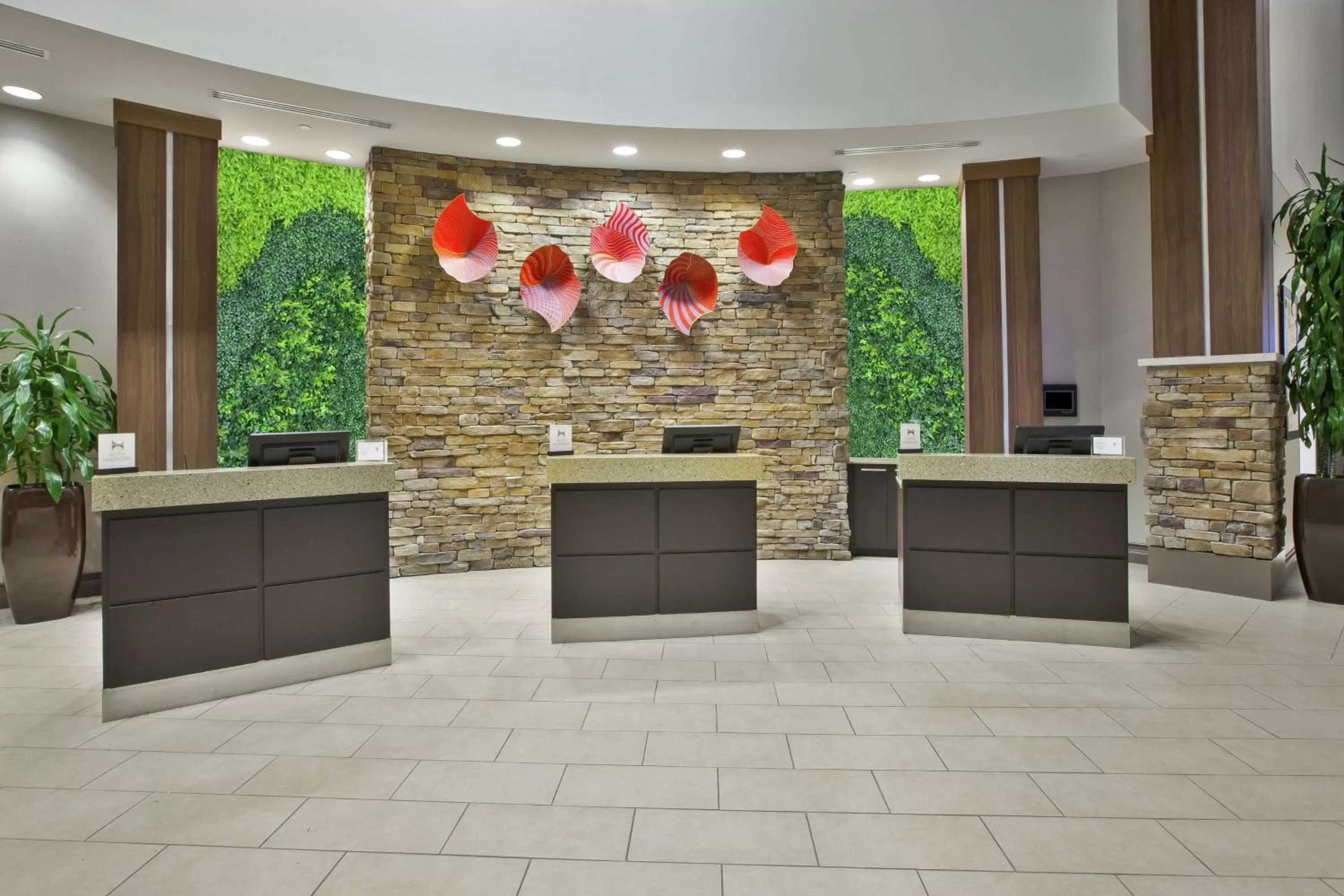 Lobby or reception in Embassy Suites Columbus - Airport