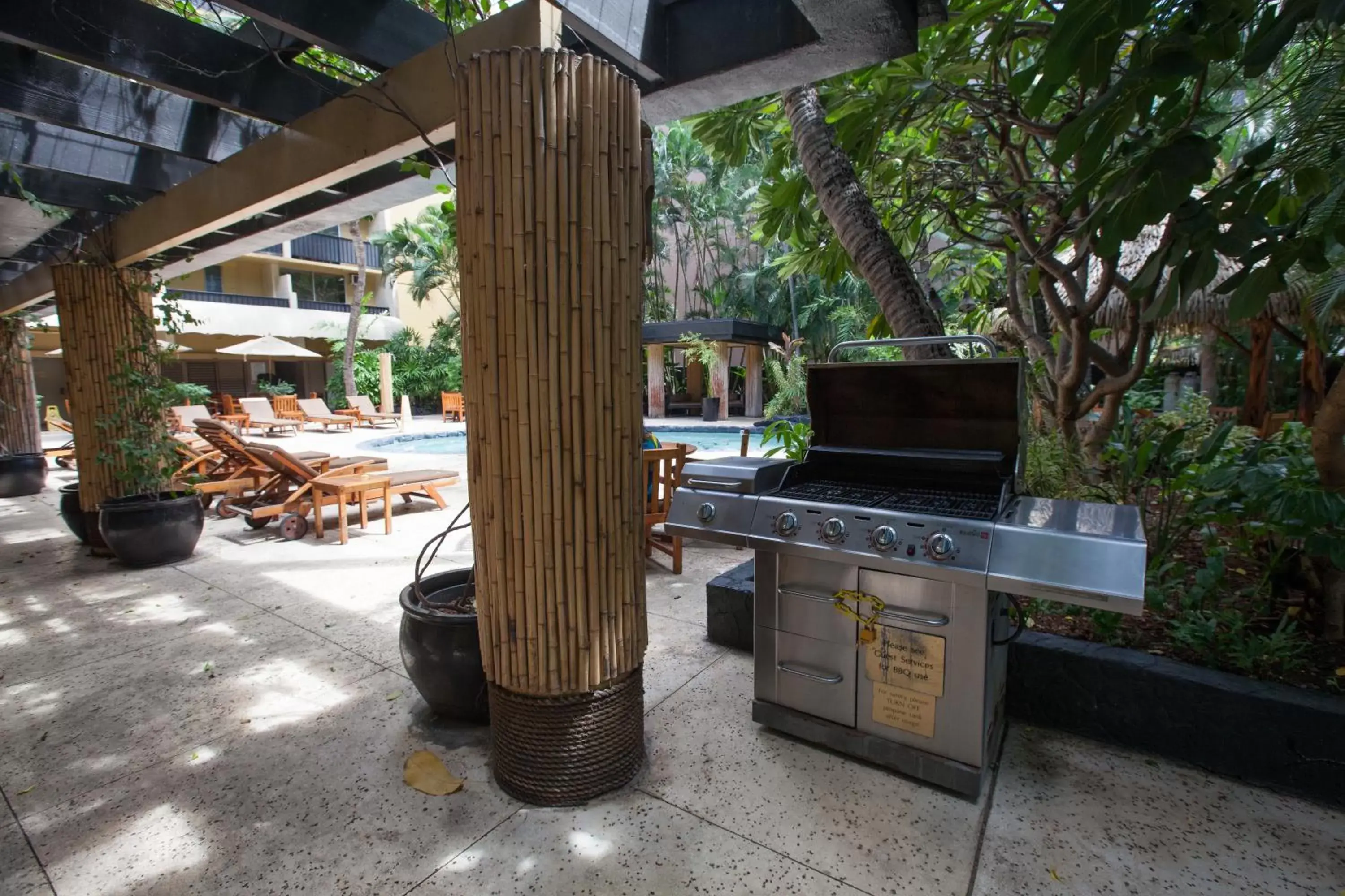 BBQ Facilities in Castle Bamboo Waikiki Hotel