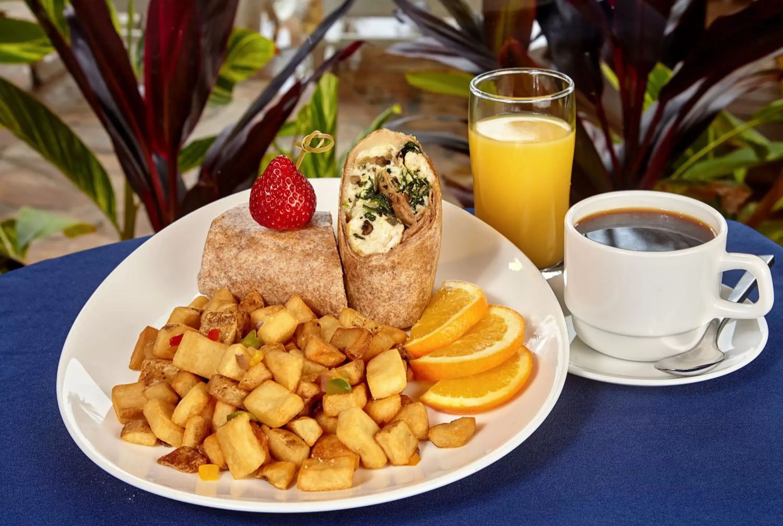 Food and drinks in Holiday Inn Resort Panama City Beach - Beachfront, an IHG Hotel