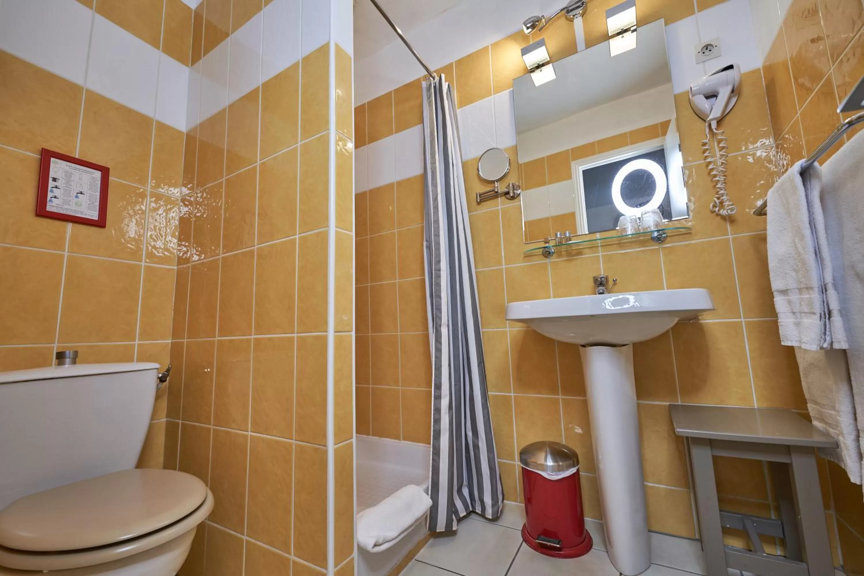 LOGIS Hôtel Du Théâtre