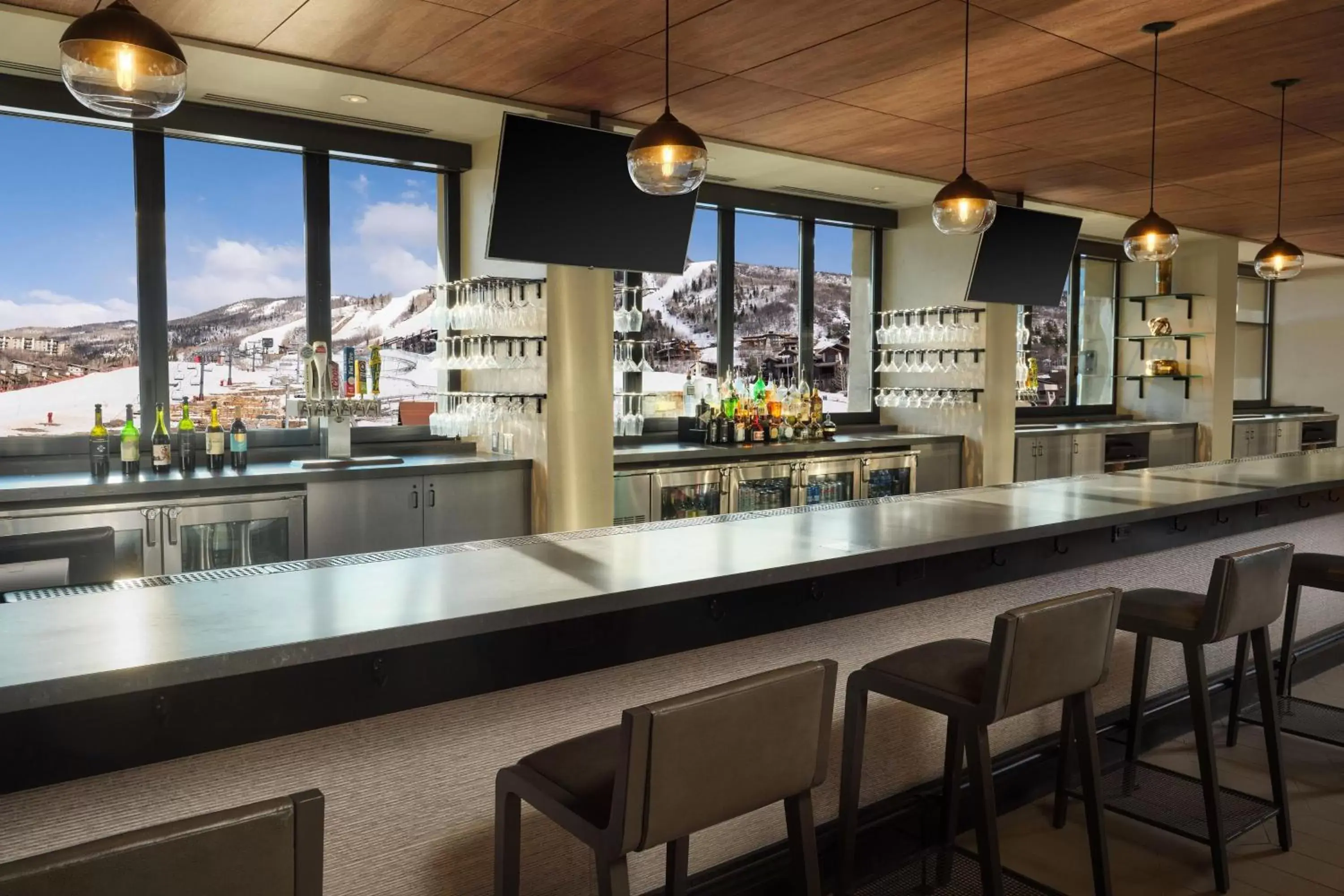Lounge or bar, Lounge/Bar in Sheraton Steamboat Resort Villas