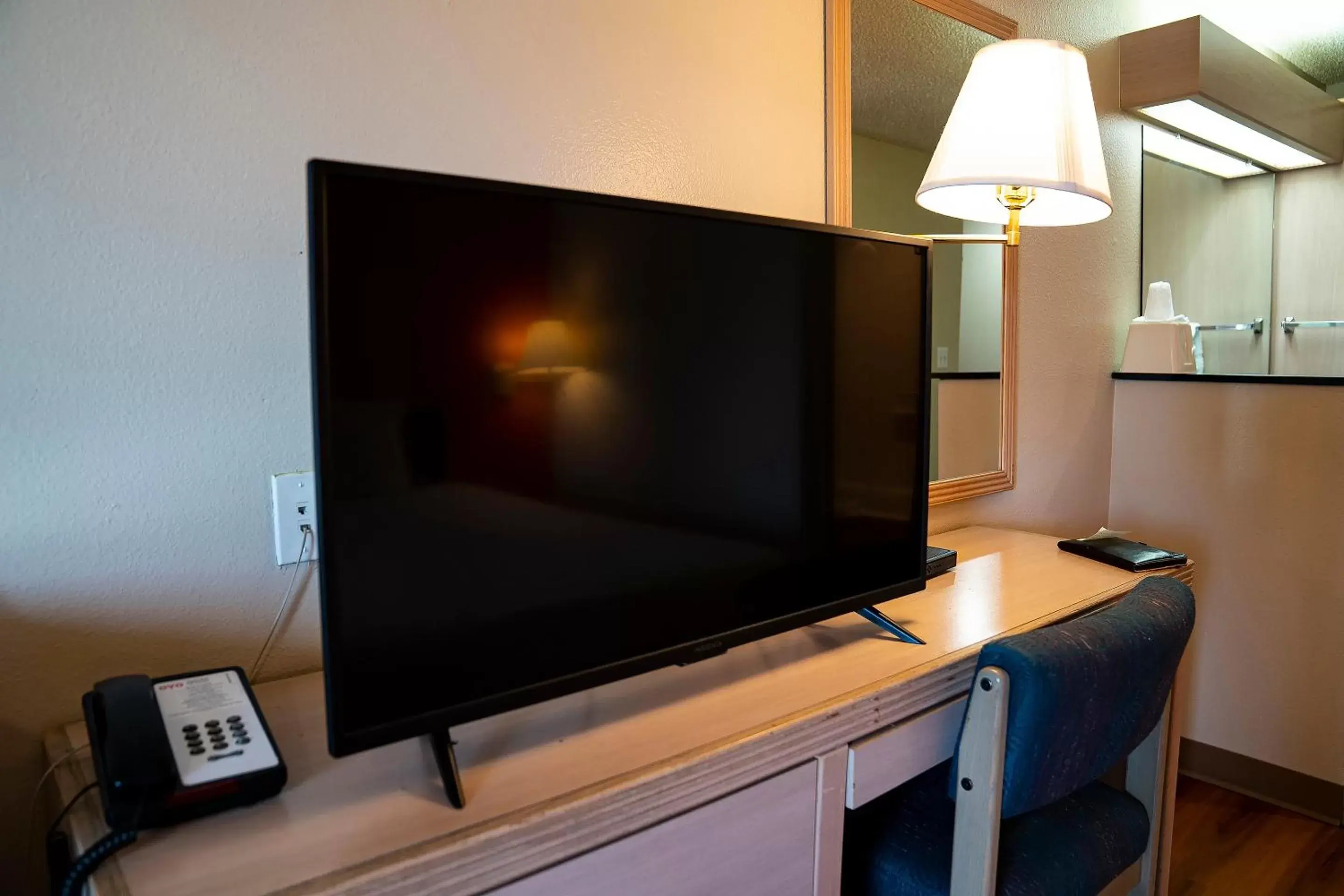 TV and multimedia, TV/Entertainment Center in OYO Hotel Hermiston OR, Downtown