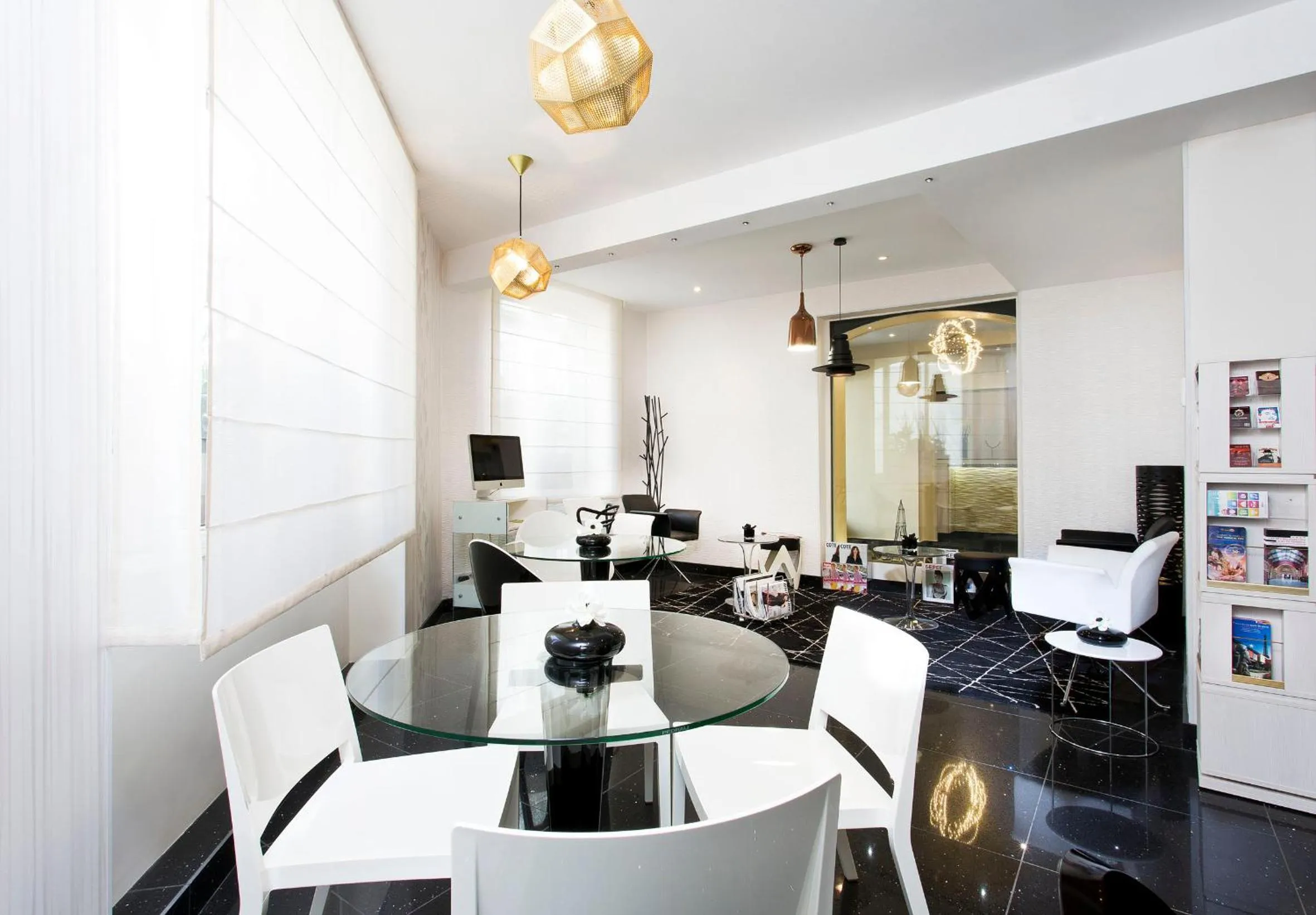 TV and multimedia in Hotel Ascot Opera