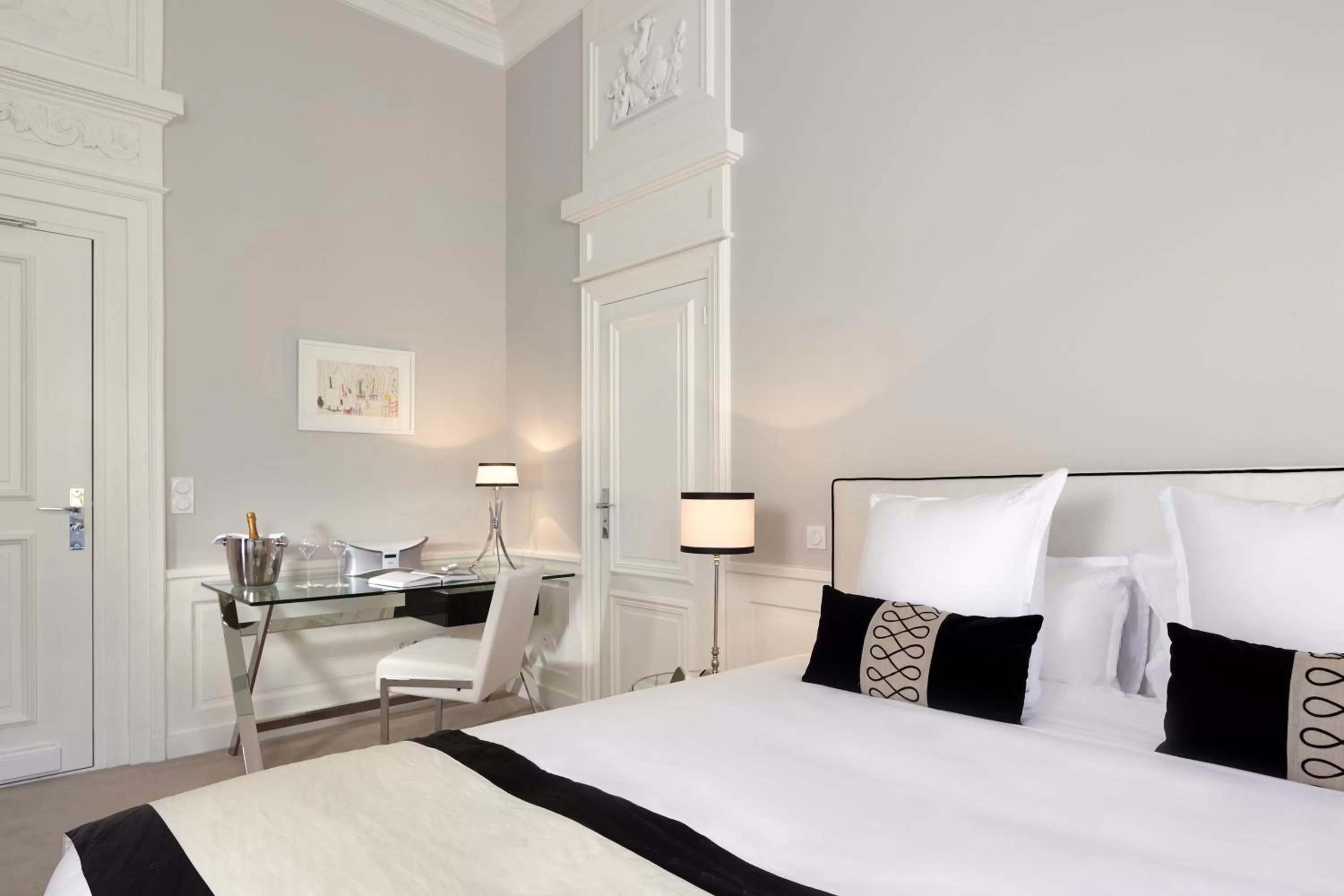 Photo of the whole room, Bed in Clarance Hotel Lille