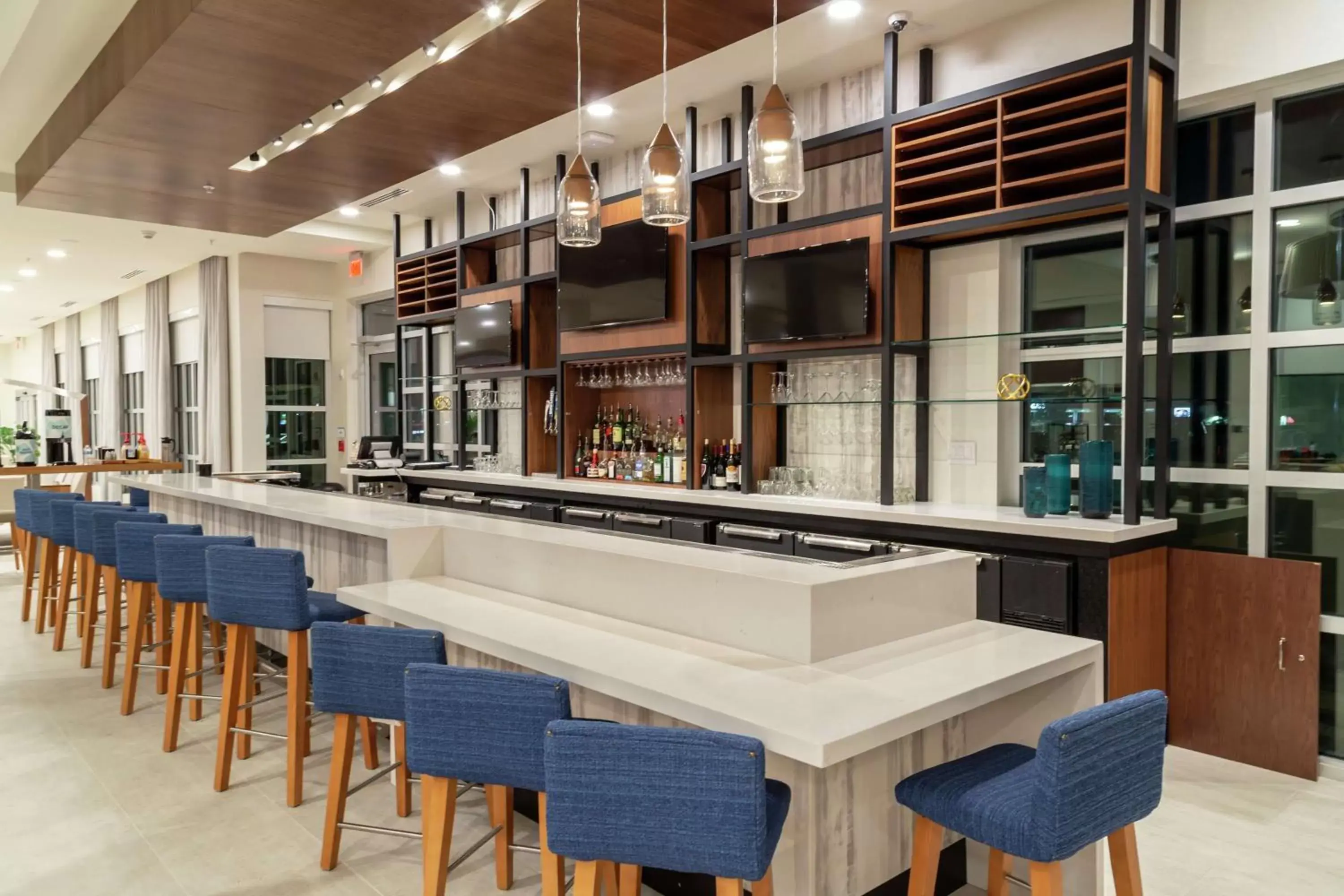 Lounge or bar, Lounge/Bar in Hilton Garden Inn Tampa - Wesley Chapel