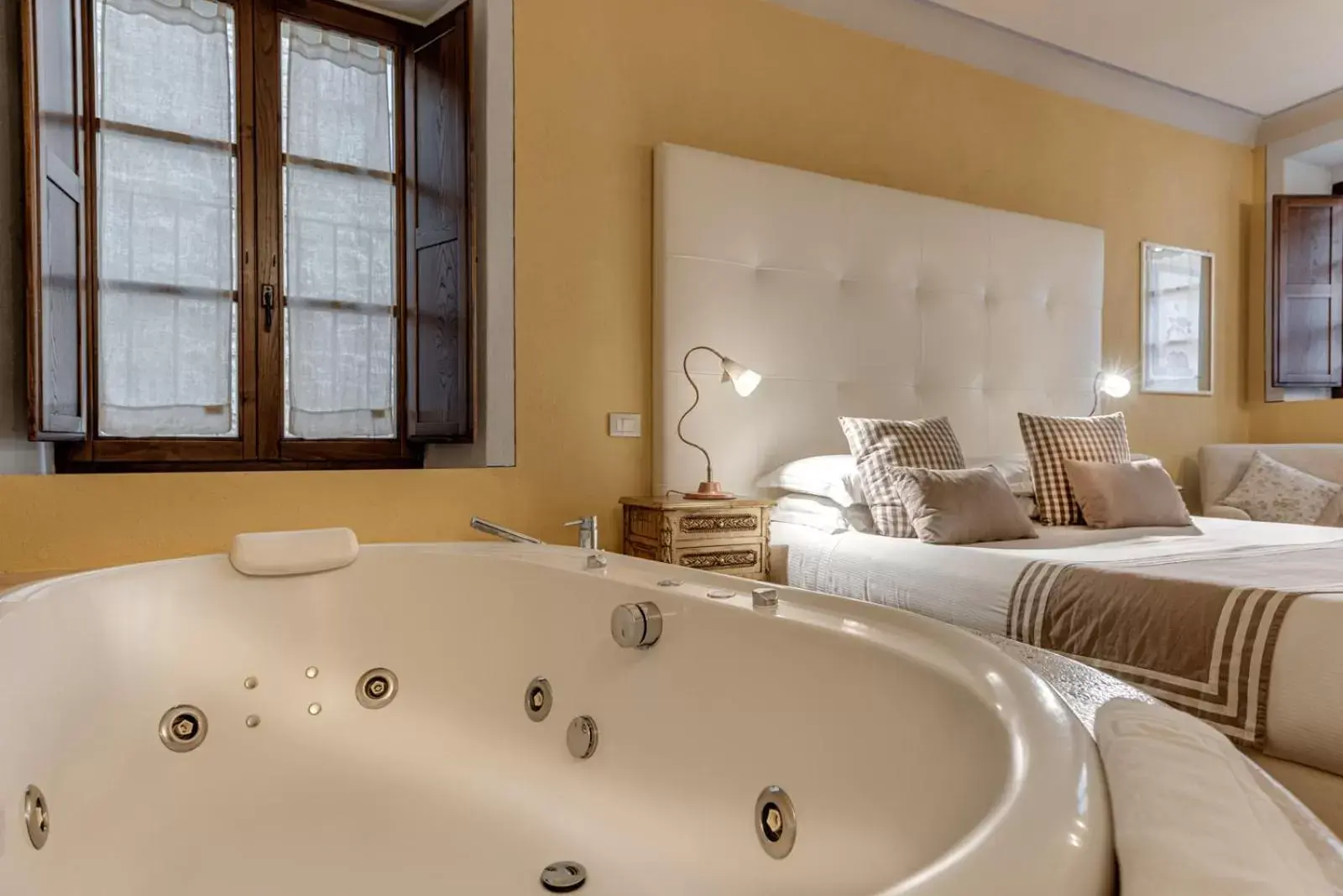 Hot Tub in PALAZZO DEL CAPITANO Wellness & Relais - Luxury Borgo Capitano Collection