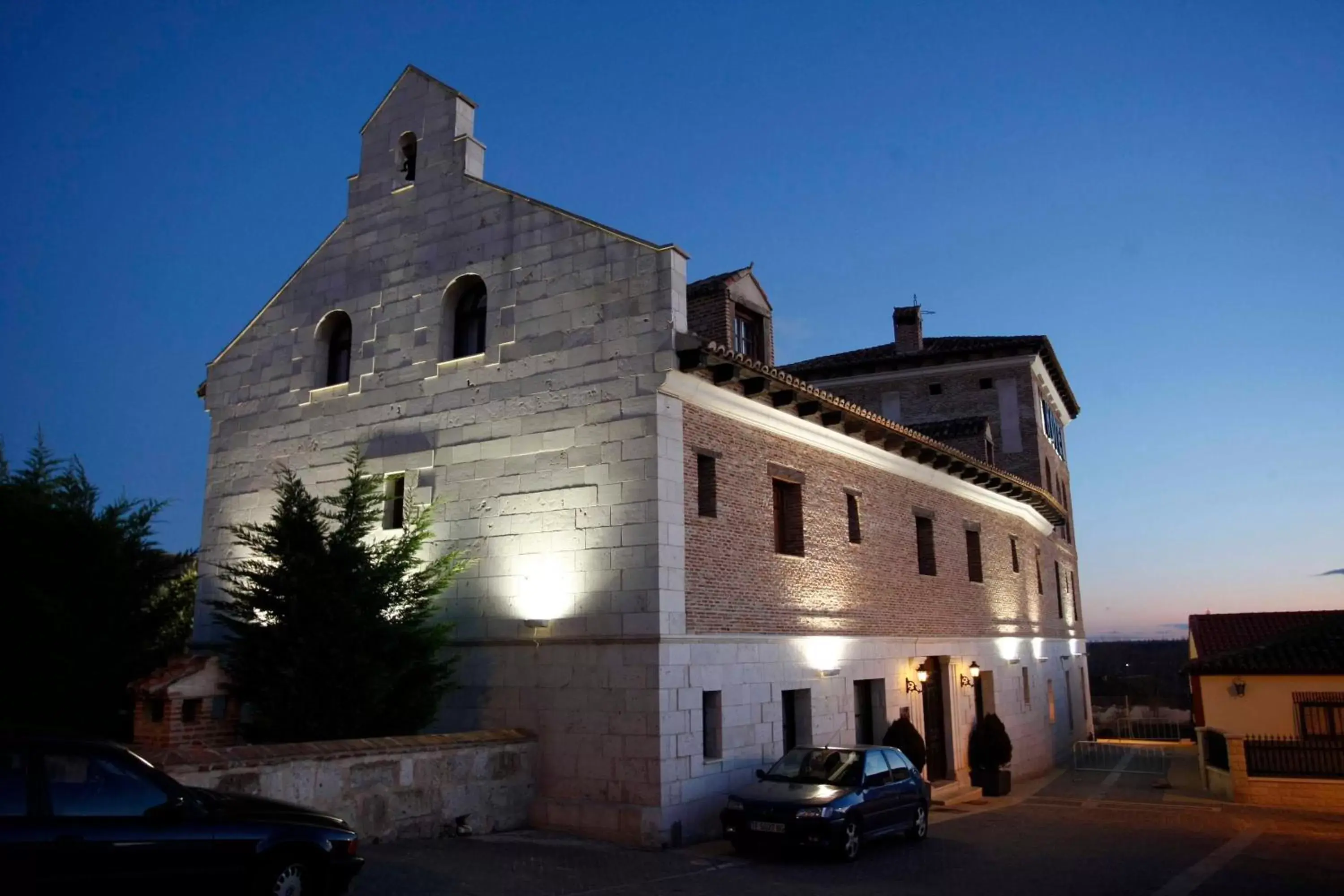 Property building in Jardin de la Abadia, Arroyo de la Encomienda Property building in Jardin de la Abadia, Arroyo de la Encomienda