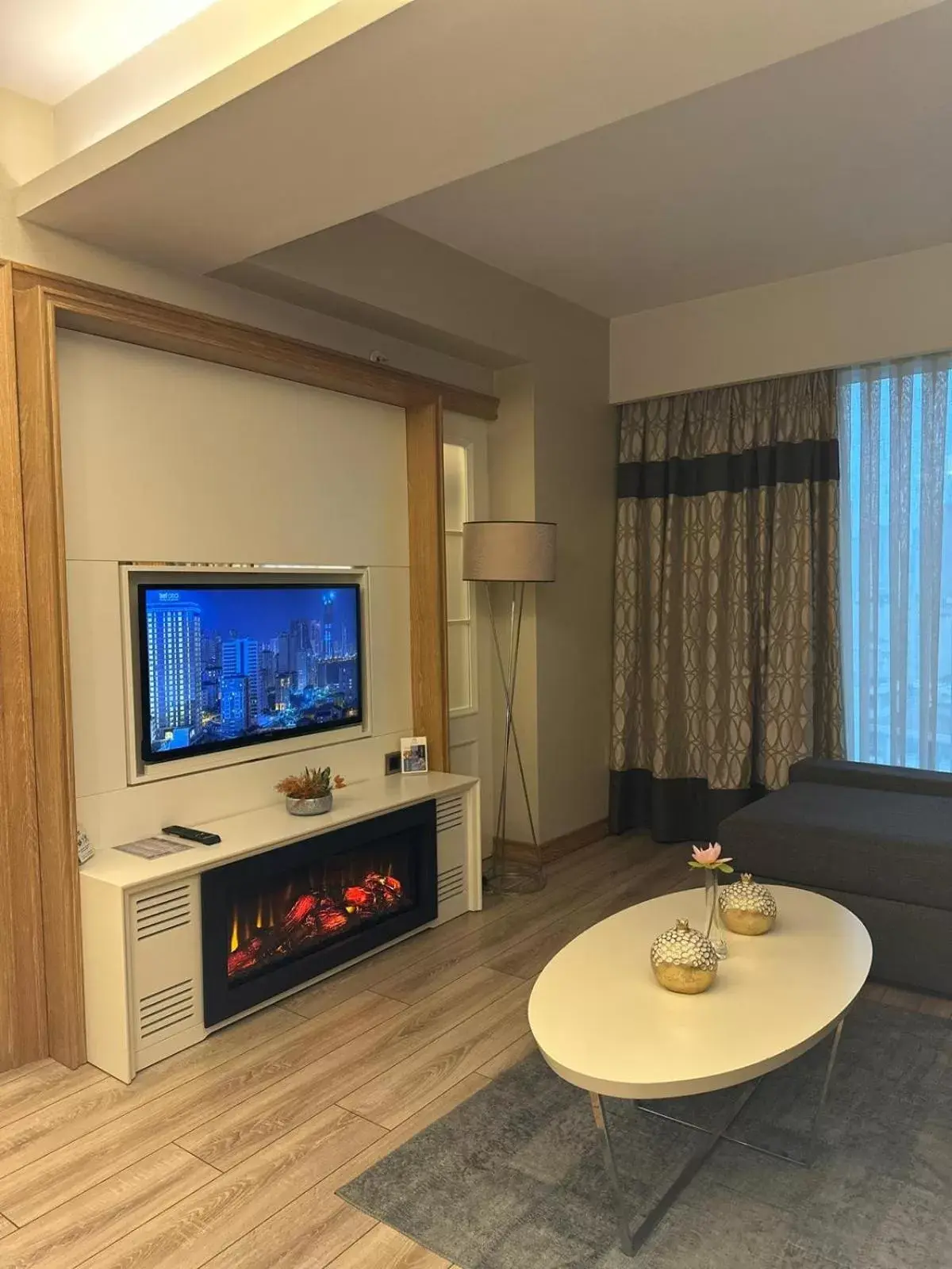 flat iron, TV/Entertainment Center in Bof Hotels Ceo Suites Atasehir