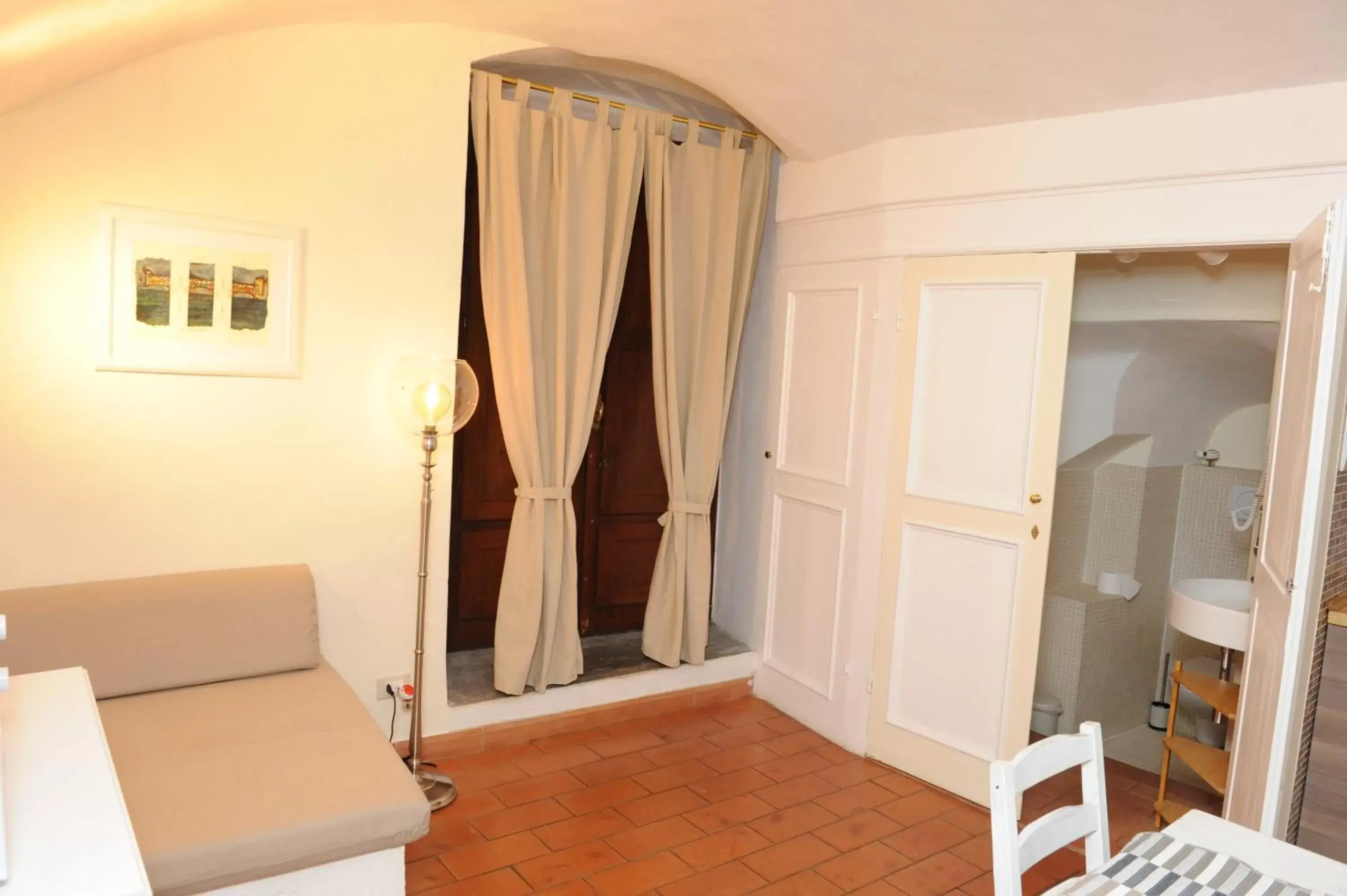 Living room, Bathroom in Pontevecchio Relais