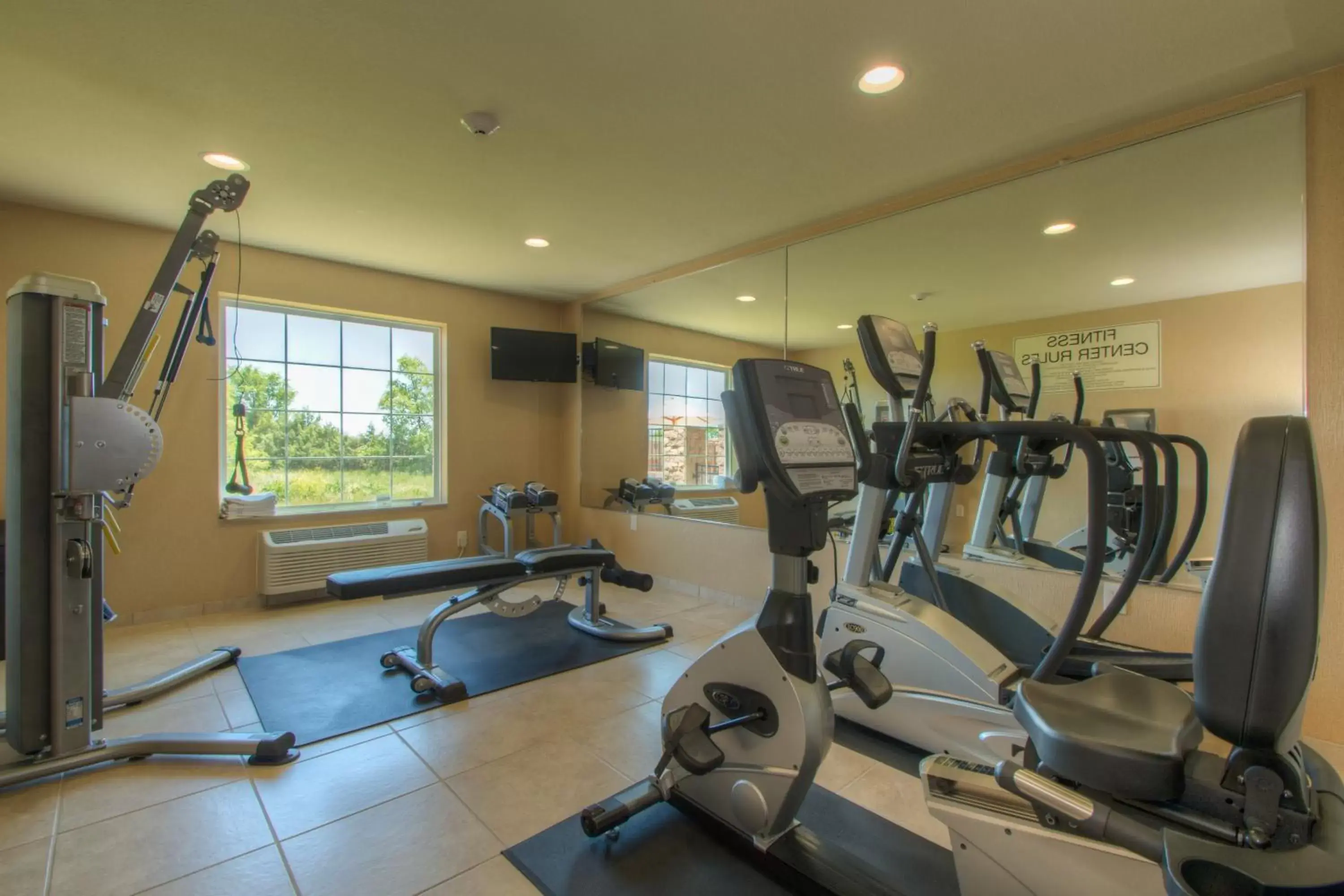Fitness centre/facilities, Fitness Center/Facilities in Cobblestone Inn & Suites - Holyoke