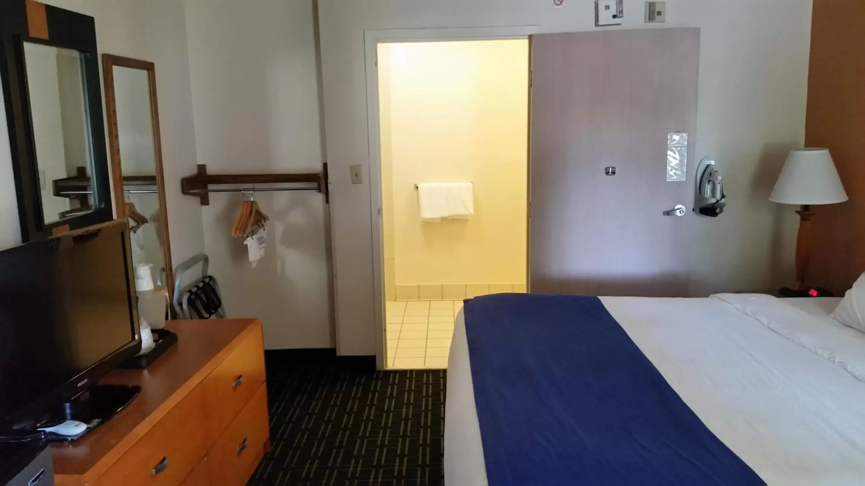 Bed in Days Inn by Wyndham Chattanooga/Hamilton Place