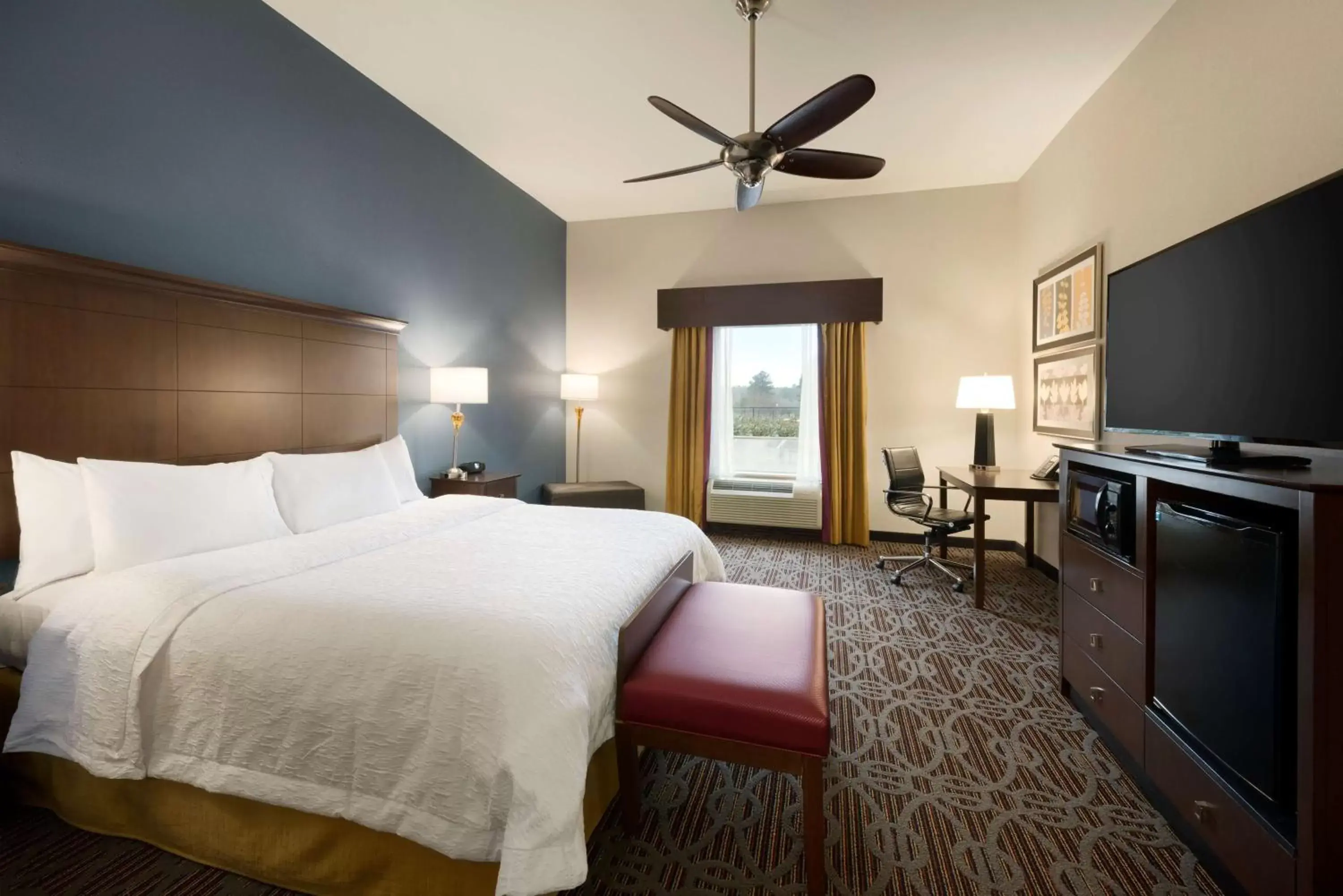 Bed in Hampton Inn West Monroe Bed in Hampton Inn West Monroe