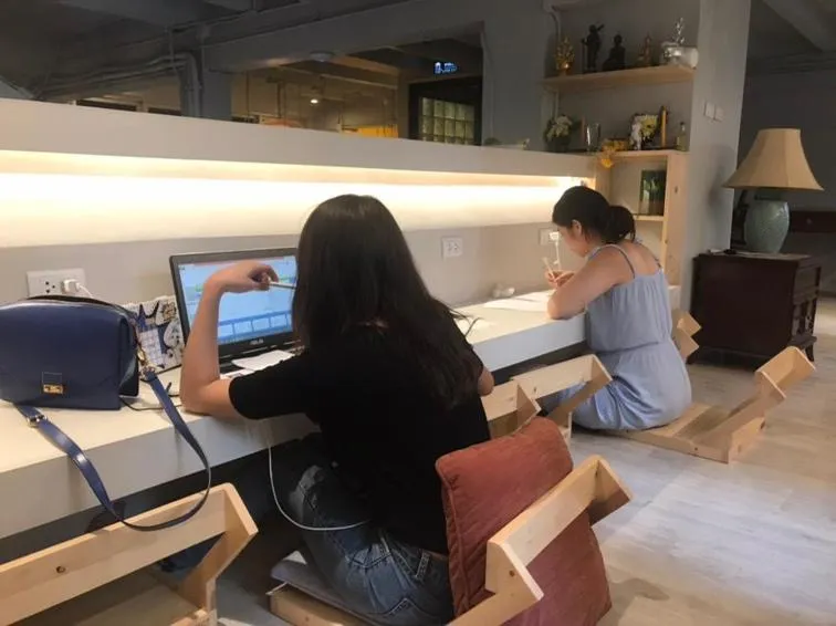 Kinnon Deluxe Hostel Coworking Cafe