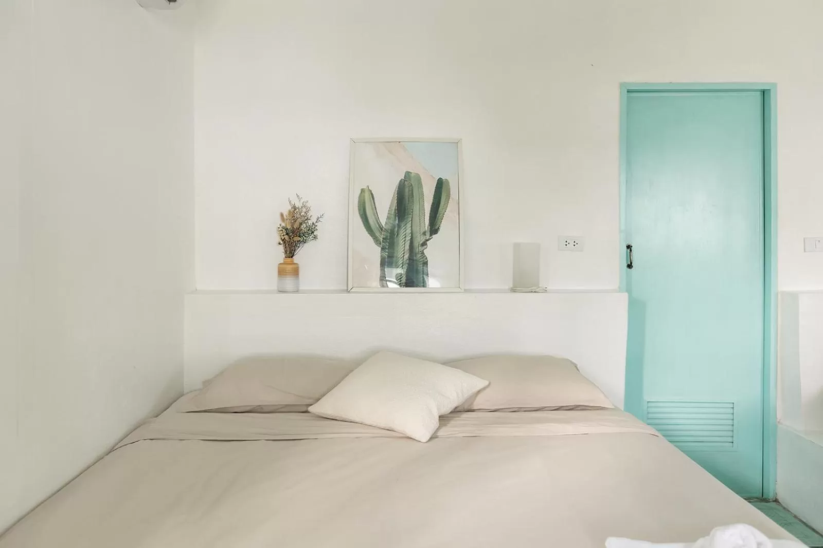 Bed in Indie Beach Bungalows