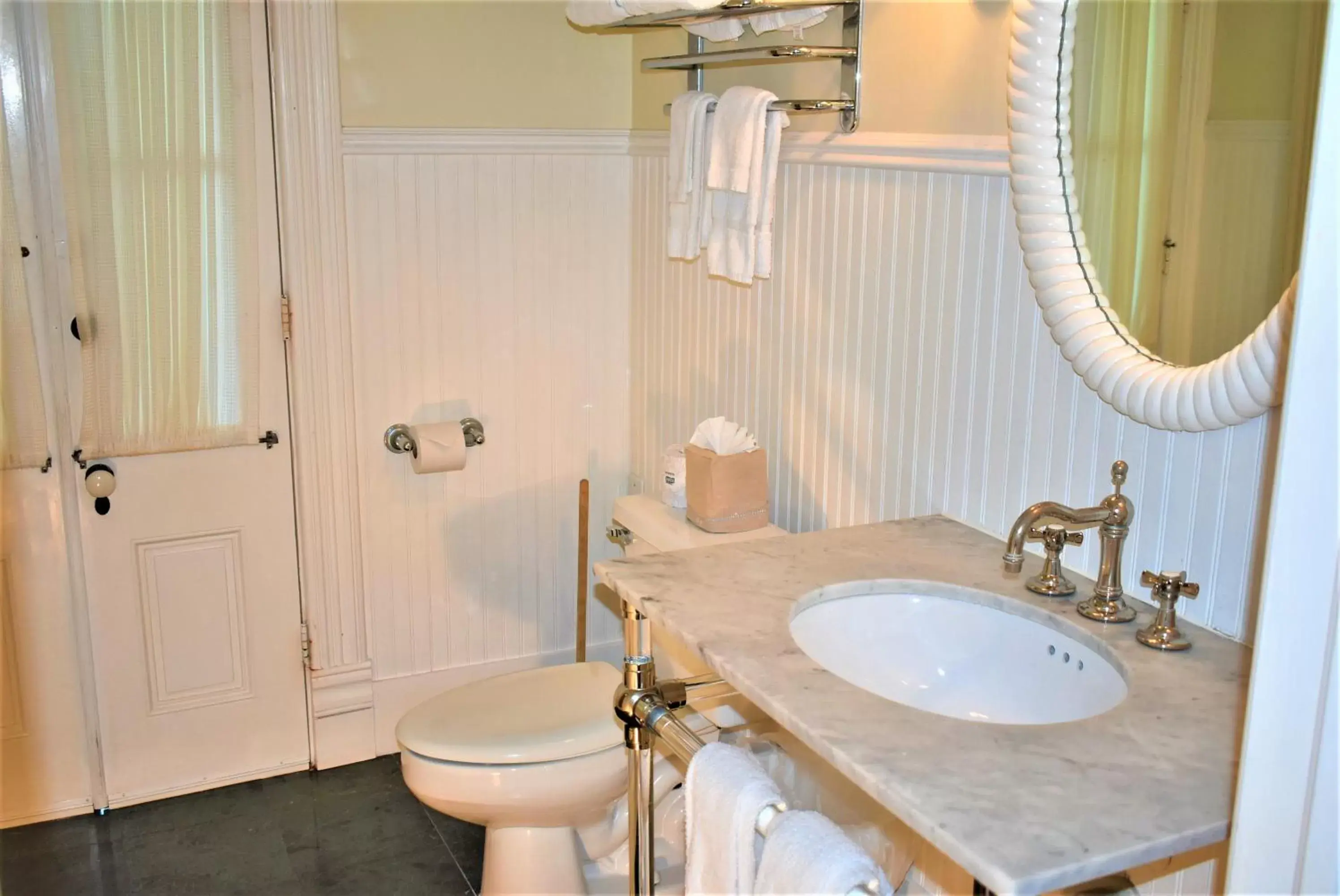 Bathroom in Simonton Court Historic Inn & Cottages