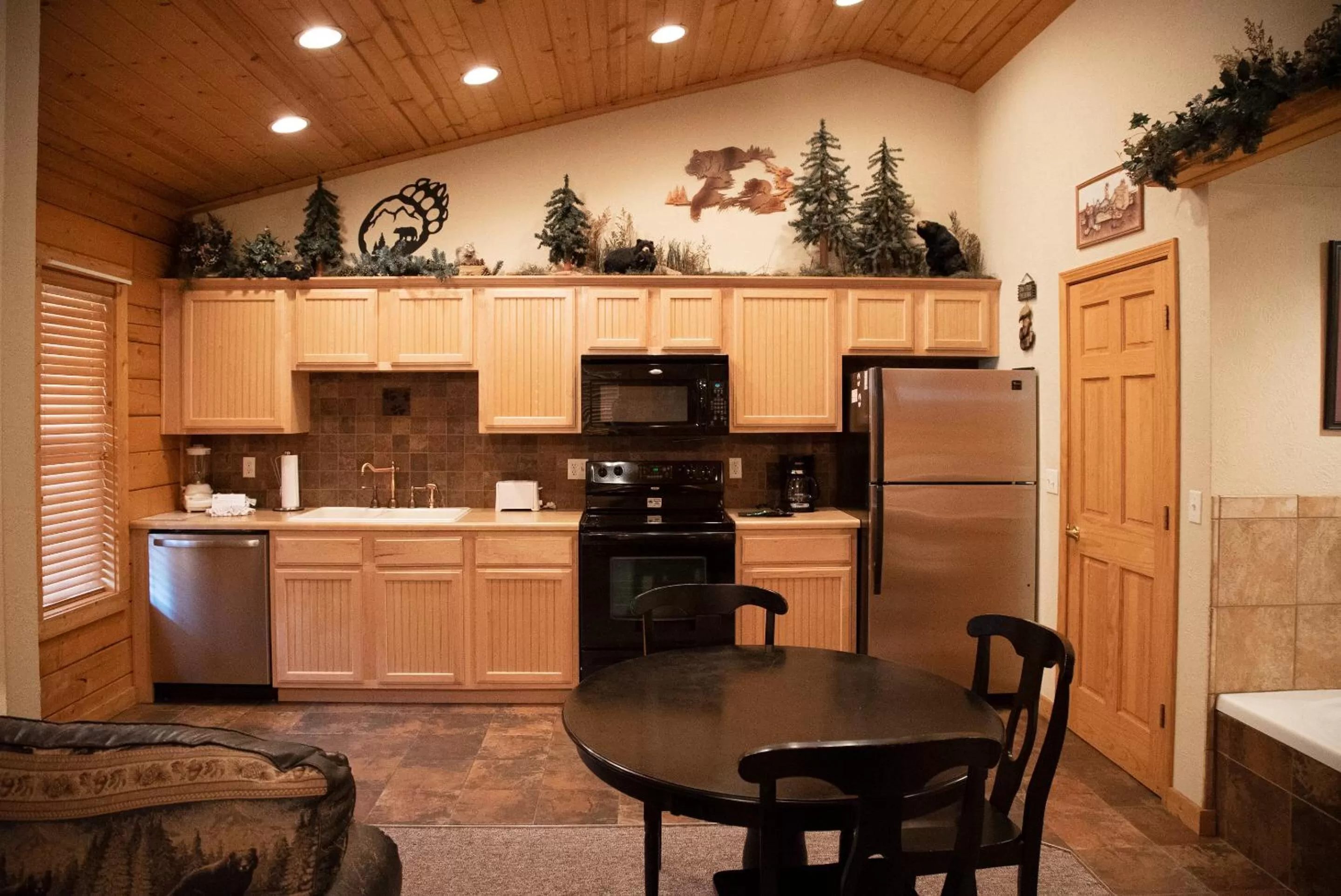 Kitchen or kitchenette, Kitchen/Kitchenette in Cabins at Grand Mountain