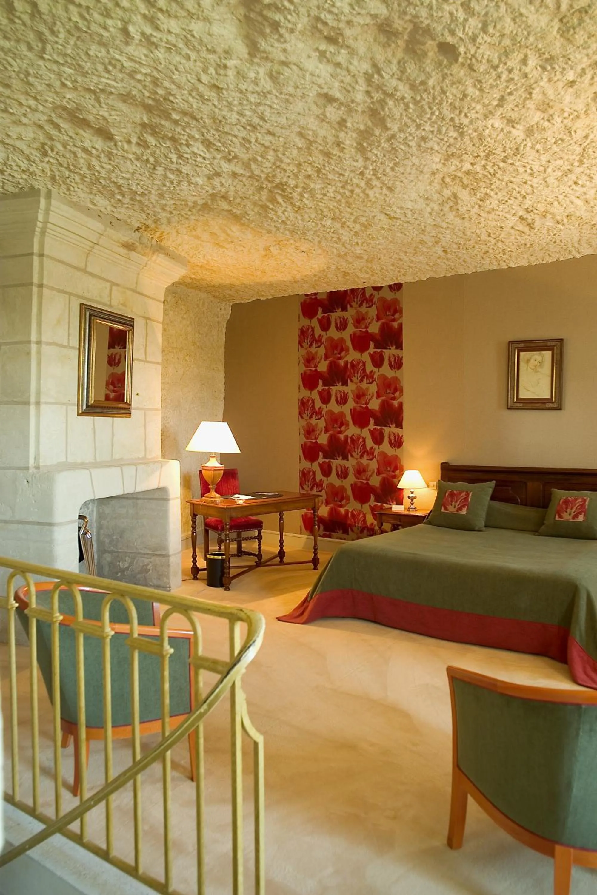 Photo of the whole room, Bed in Hotel Les Hautes Roches