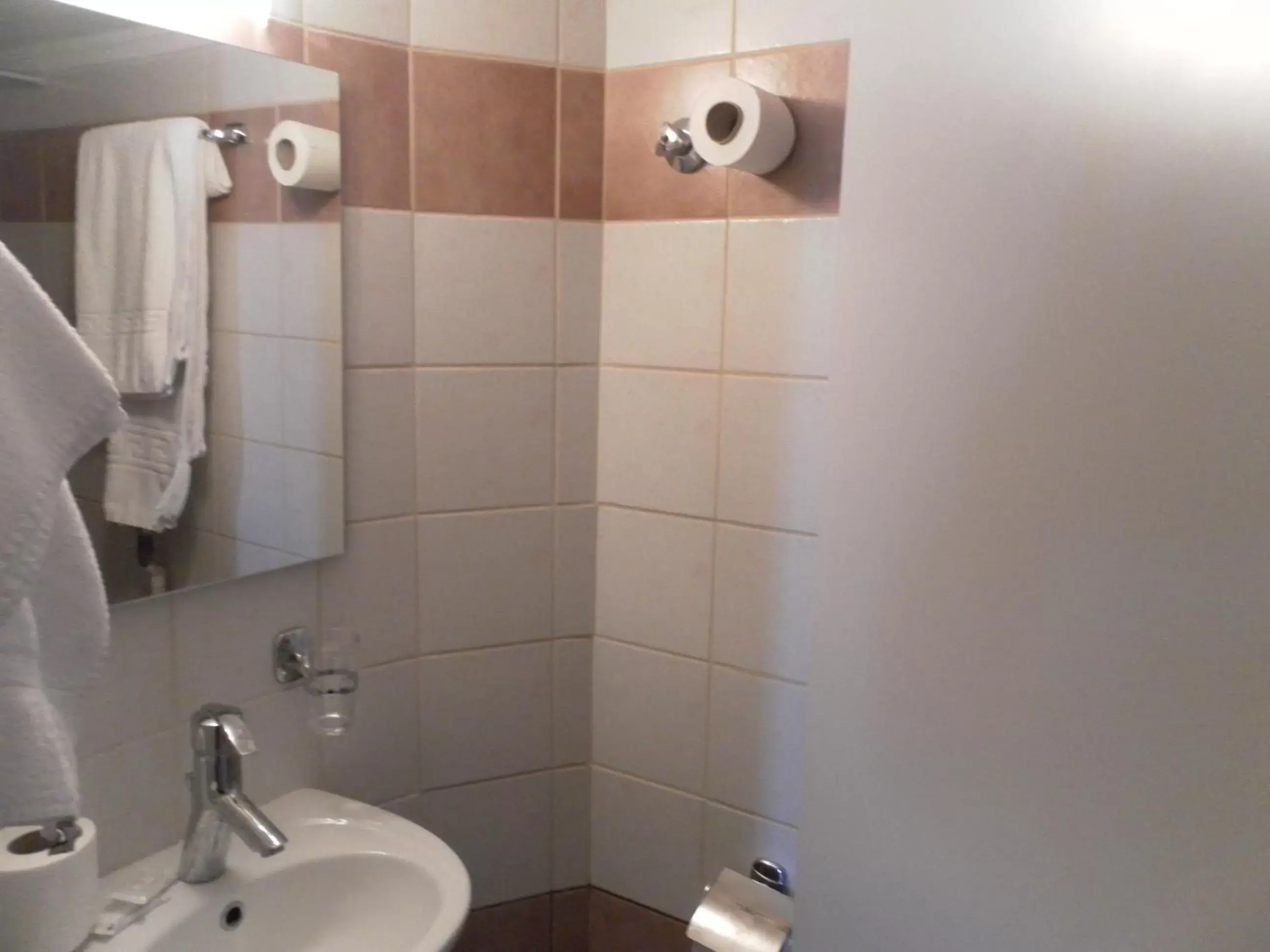 Shower, Bathroom in Esperia