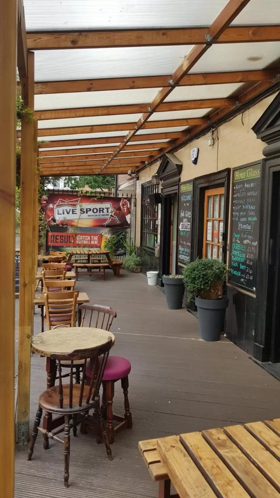 Patio in Hour Glass Hotel