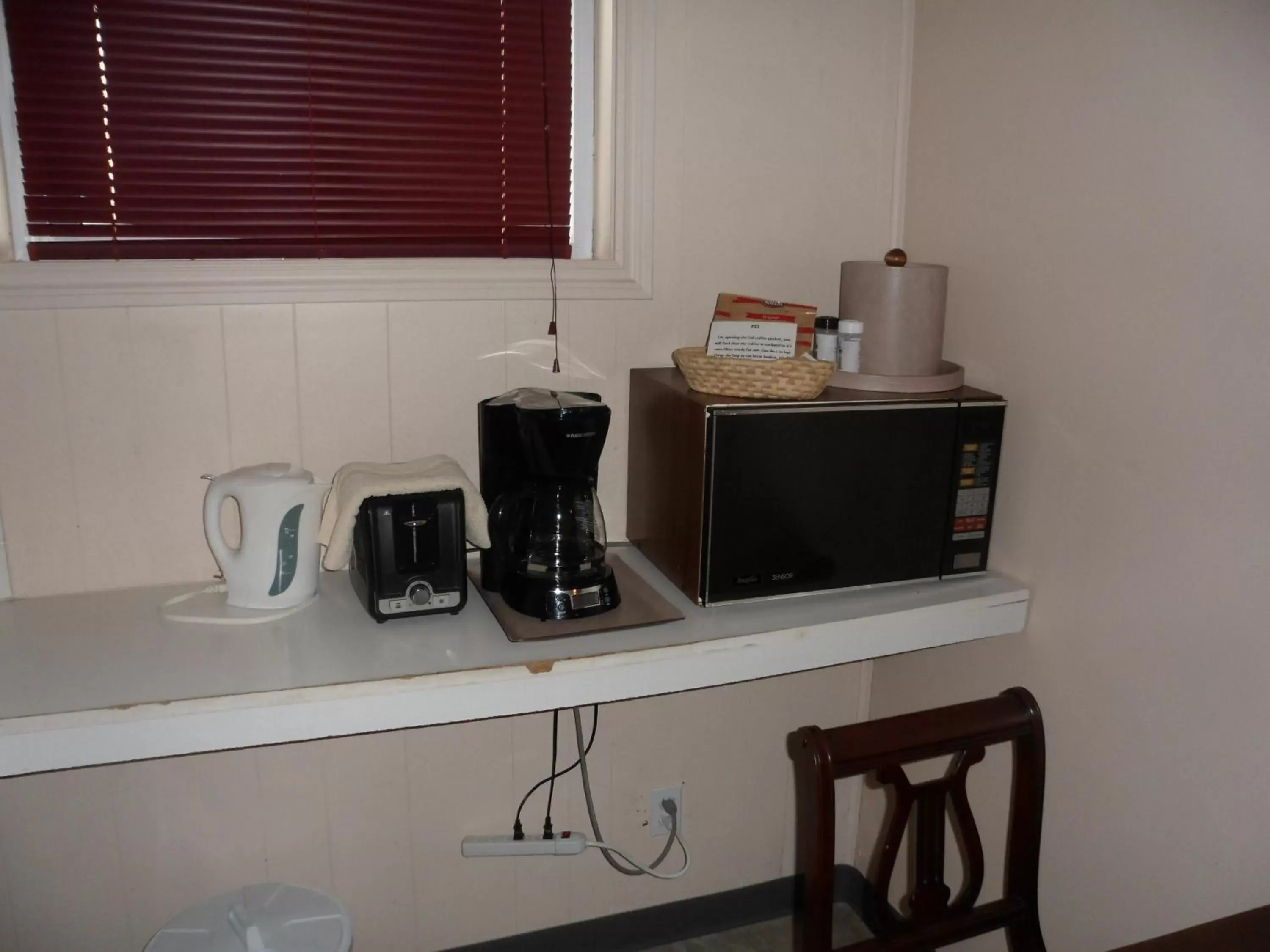 Coffee/tea facilities in The Silver Birch Motel