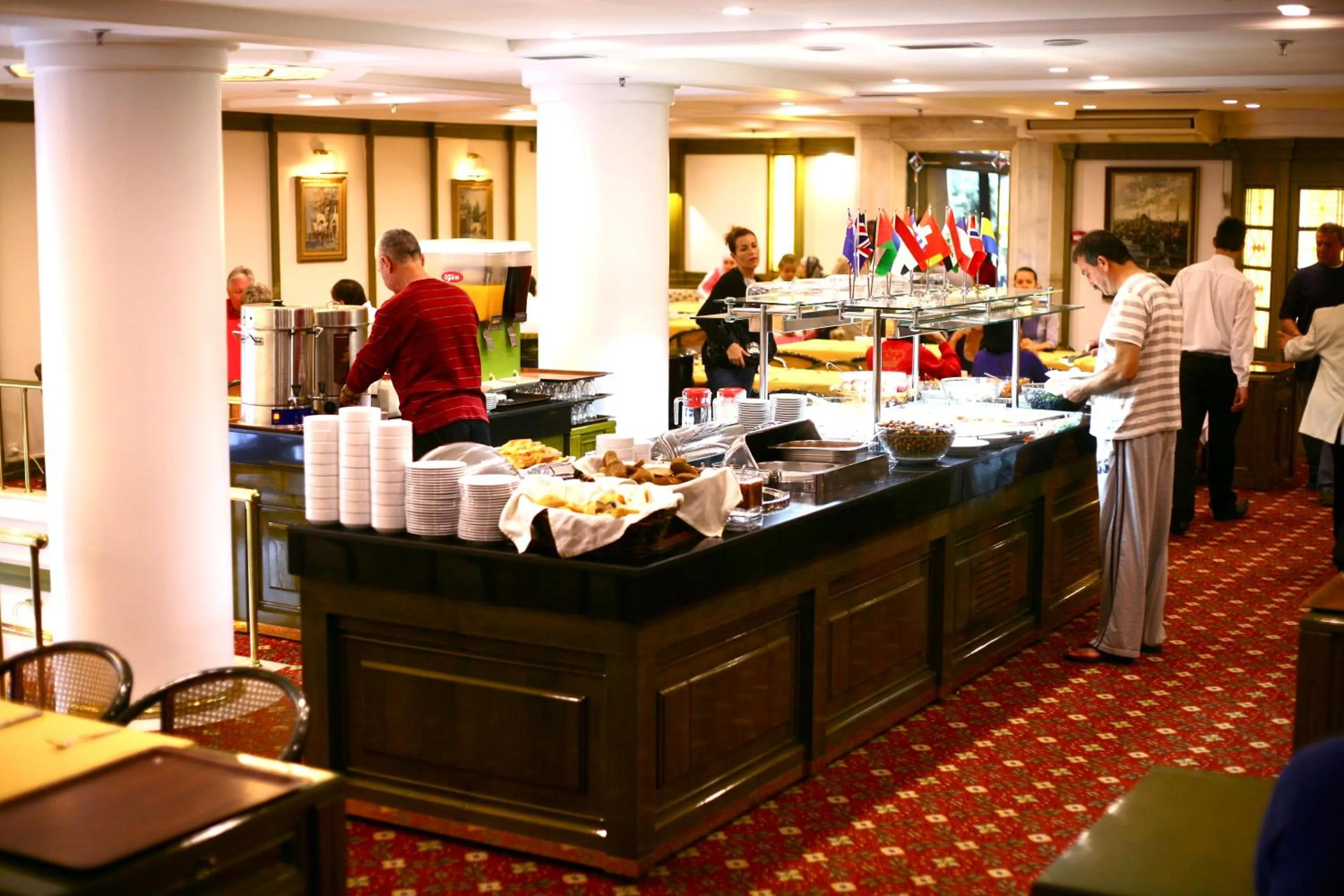 Restaurant/places to eat in Istanbul Royal Hotel