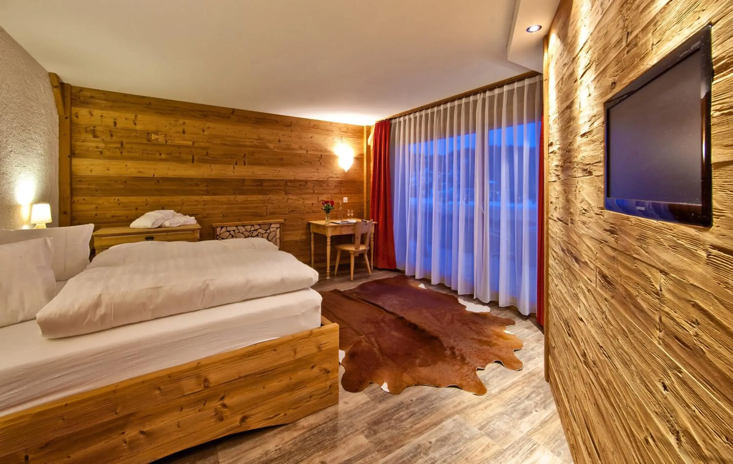 Photo of the whole room, Bed in Arosa Vetter Hotel