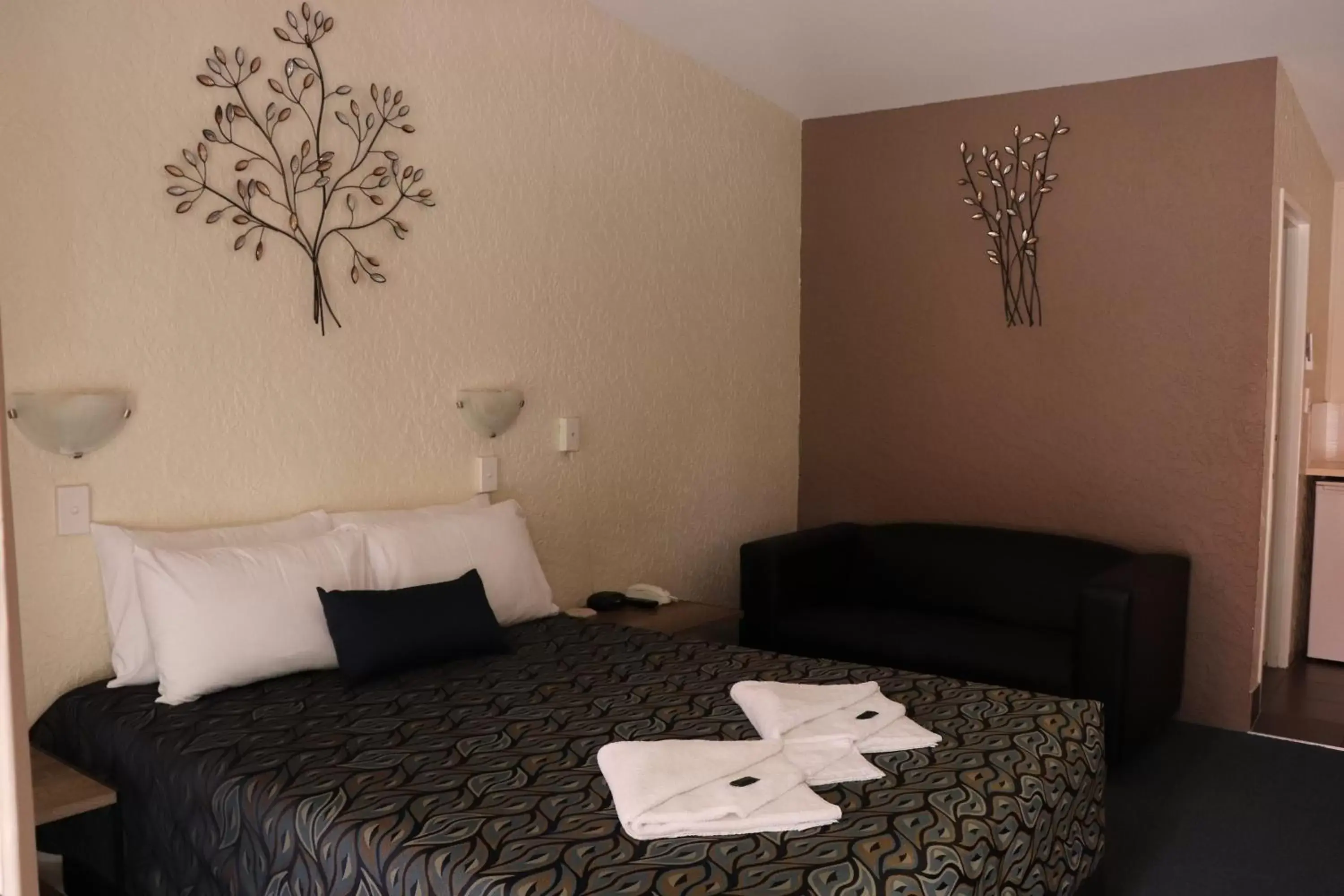 Bedroom, Bed in Bundaberg Spanish Motor Inn