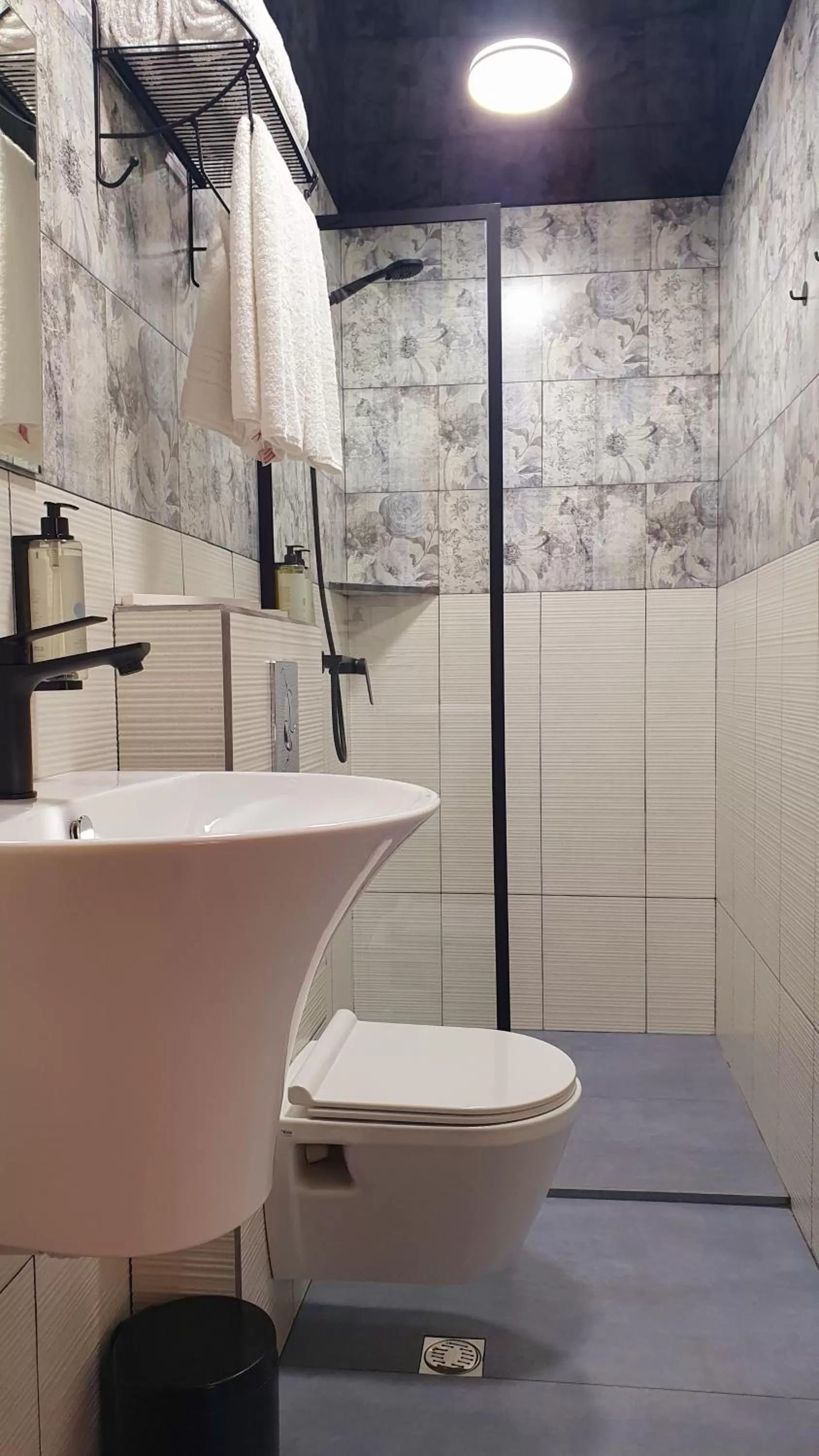 Shower, Bathroom in Hotel BaniHills Tbilisi