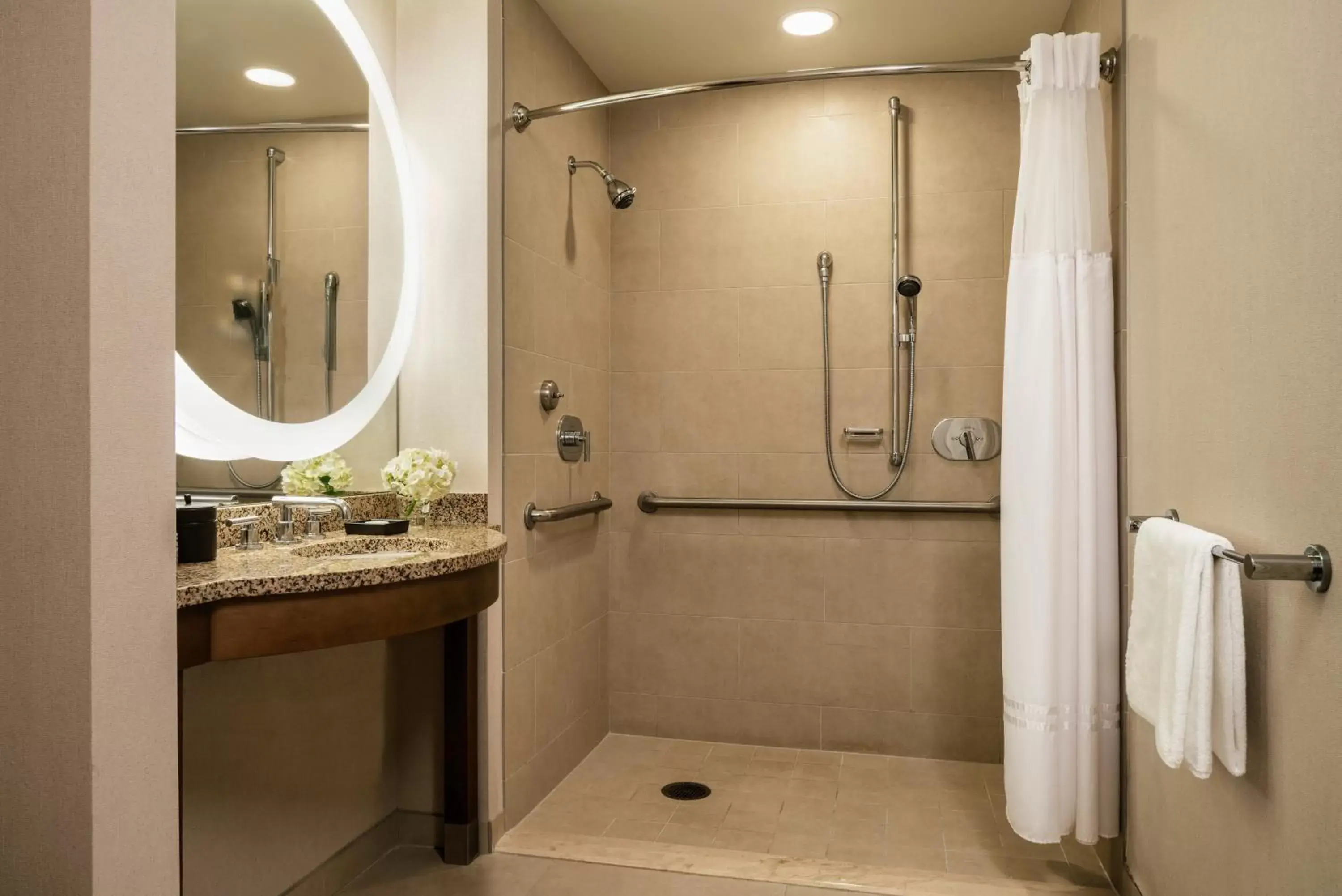 Shower, Bathroom in Hyatt Regency Orlando