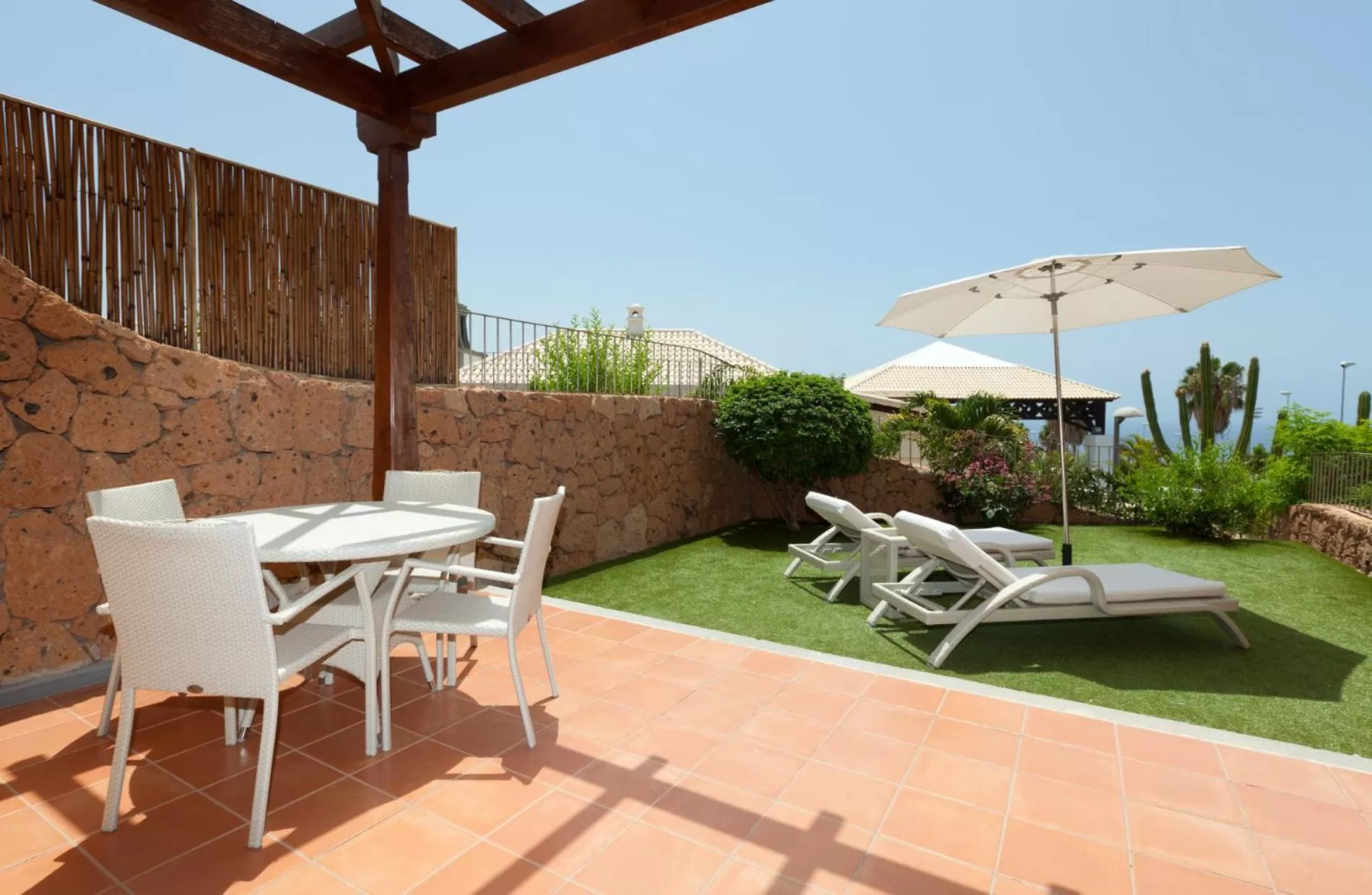 Garden in Hotel Suite Villa Maria