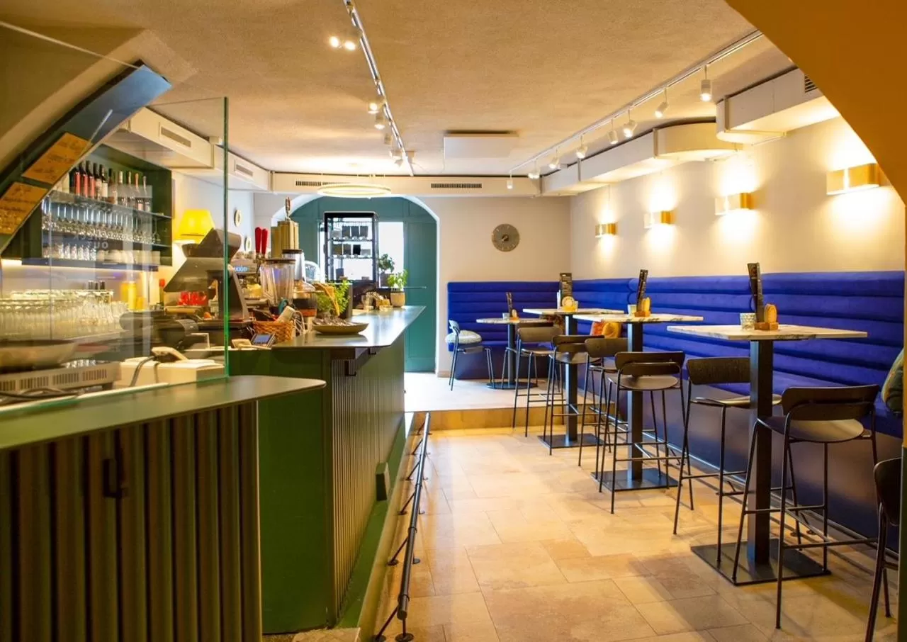 Restaurant/places to eat in Blackhome Innsbruck Boutique I contactless check-in