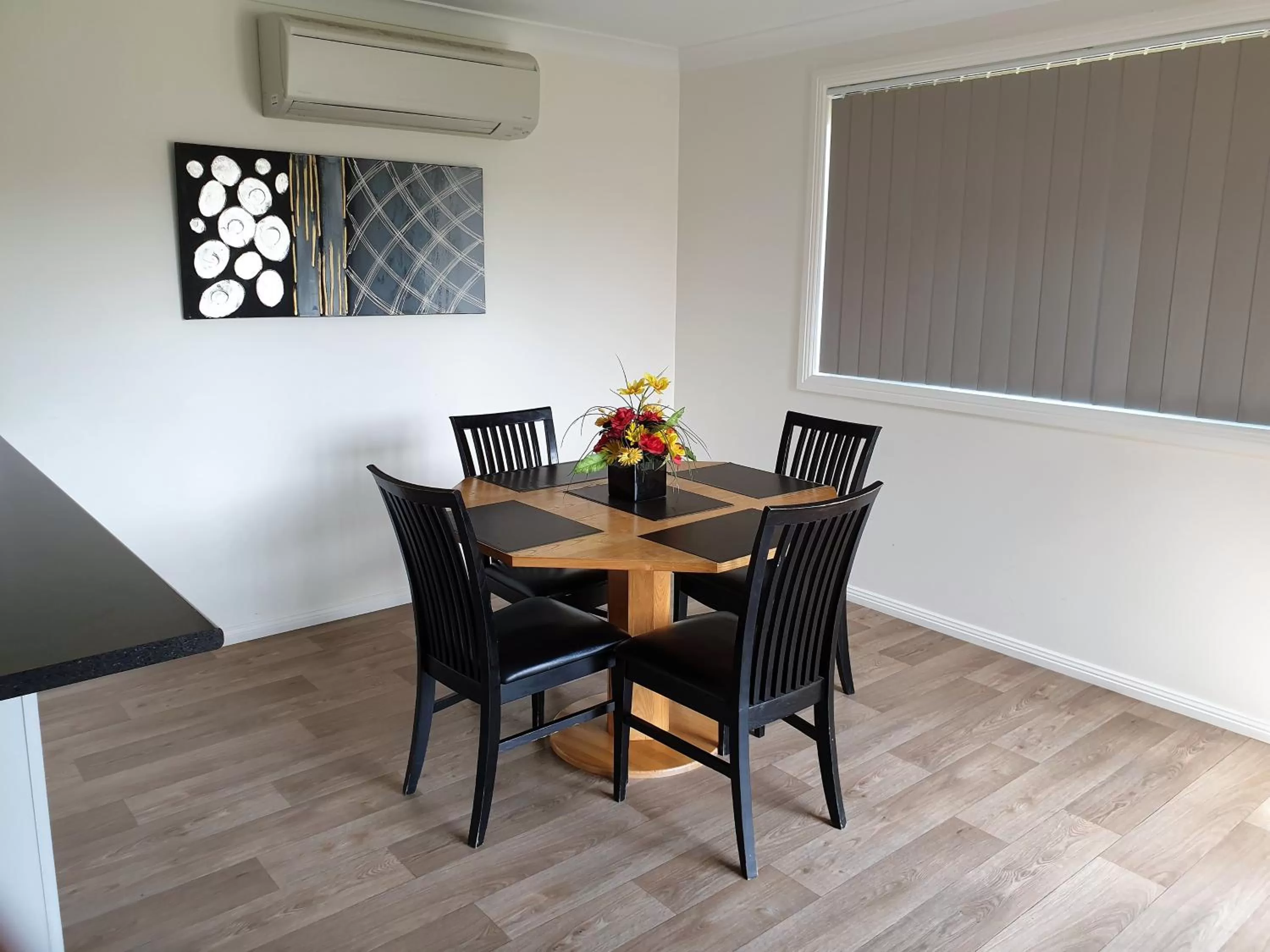 Dining area in Best Western Endeavour Motel