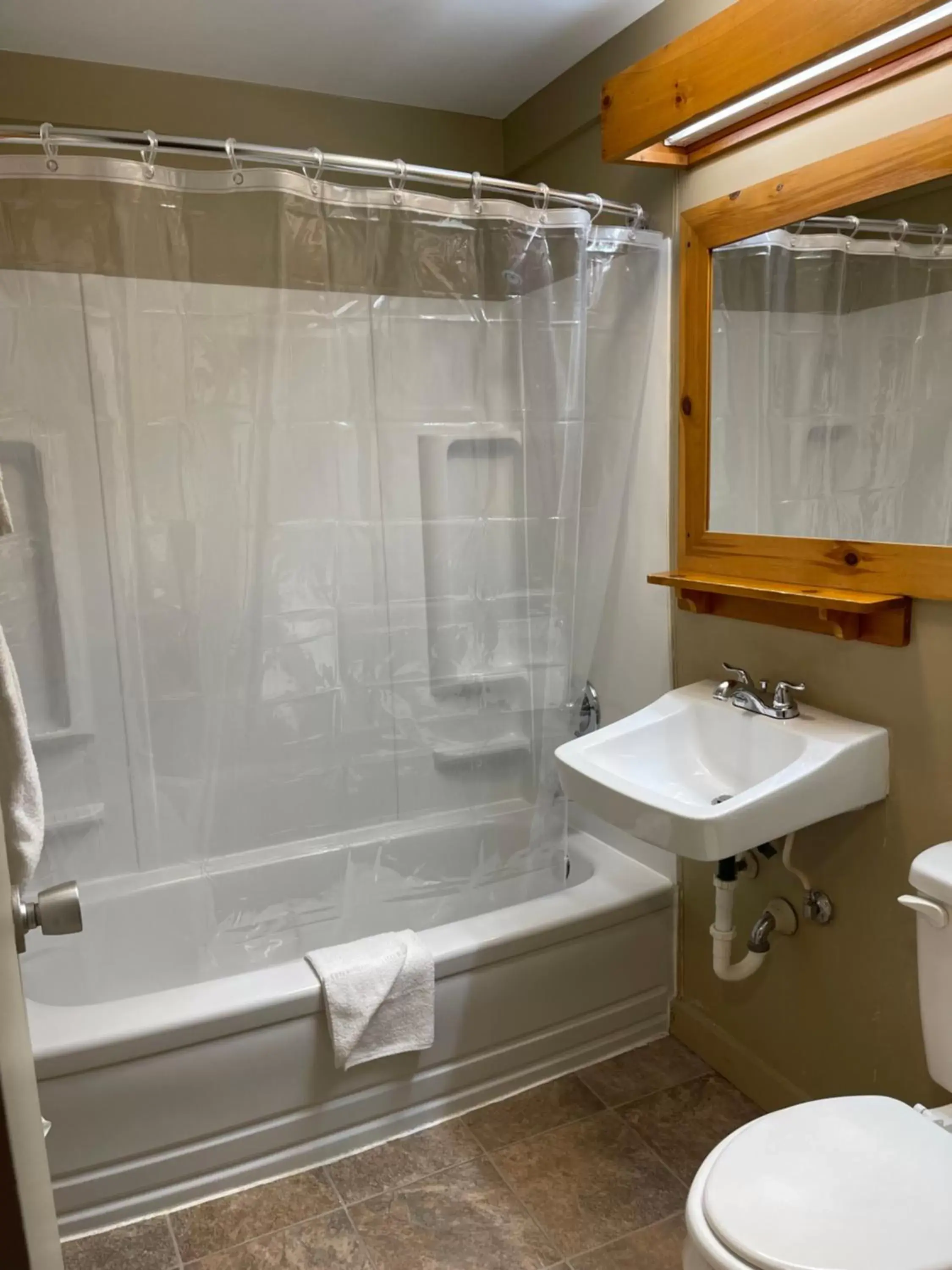 Bathroom in Northern Lights Lodge