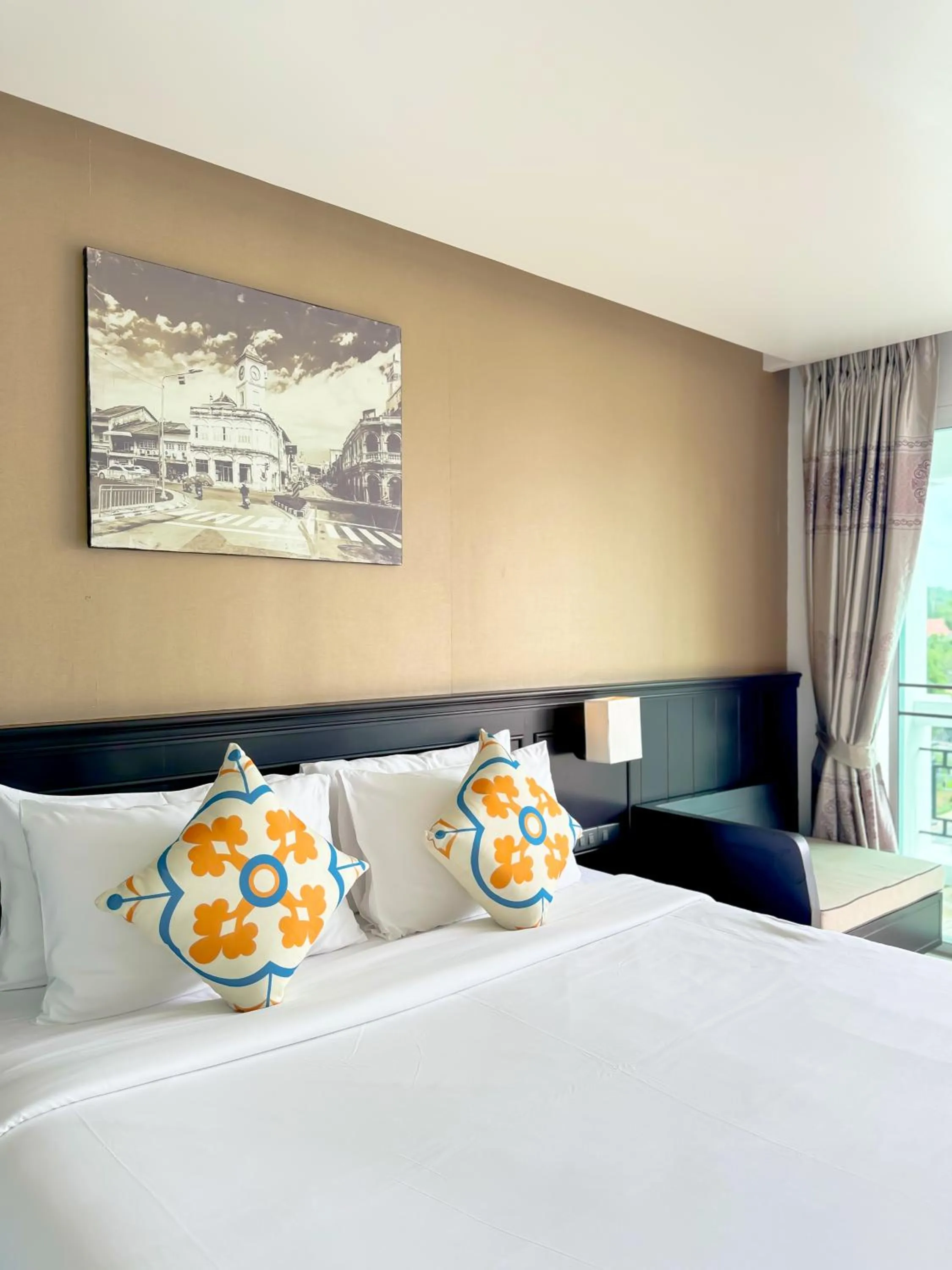 Bed in Grand Supicha City Hotel