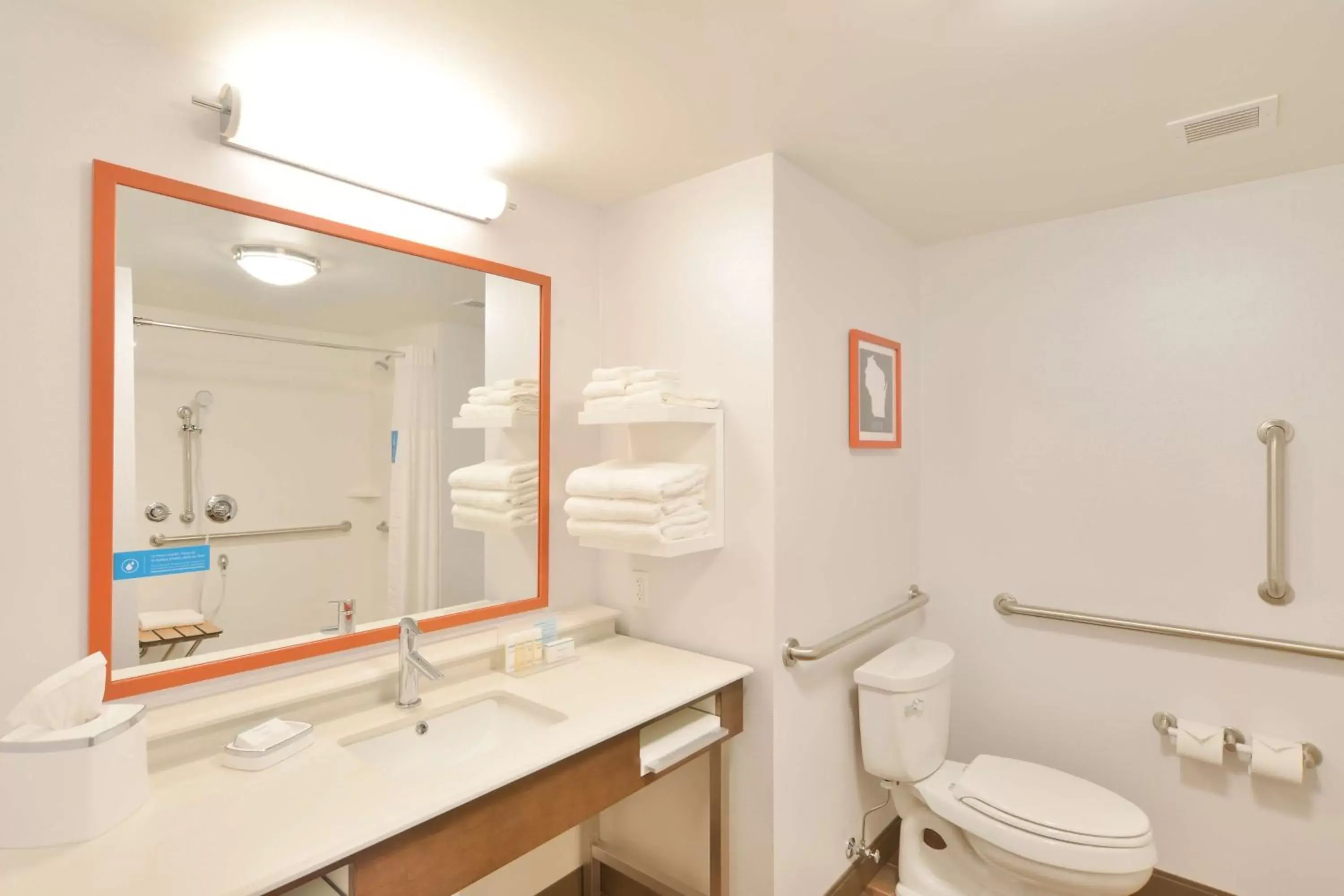 Bathroom in Hampton Inn & Suites Menomonie-UW Stout