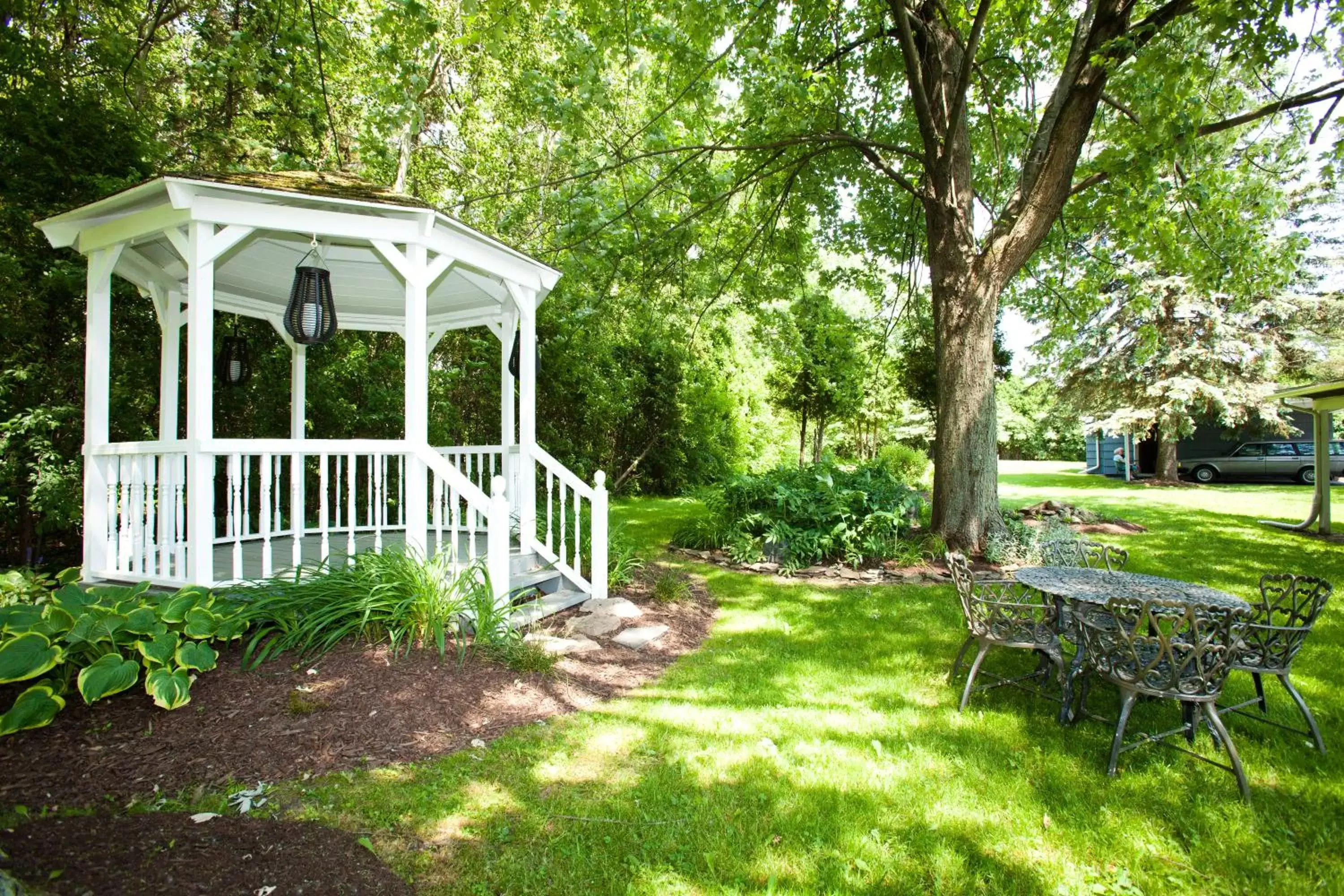 Garden in Whispering Winds Motel