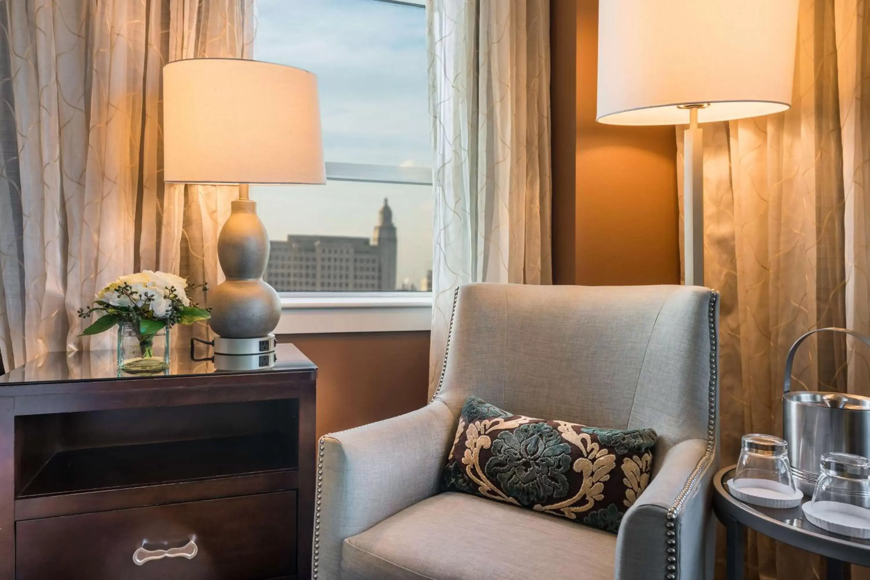 View (from property/room), Seating Area in Hilton Baton Rouge Capitol Center