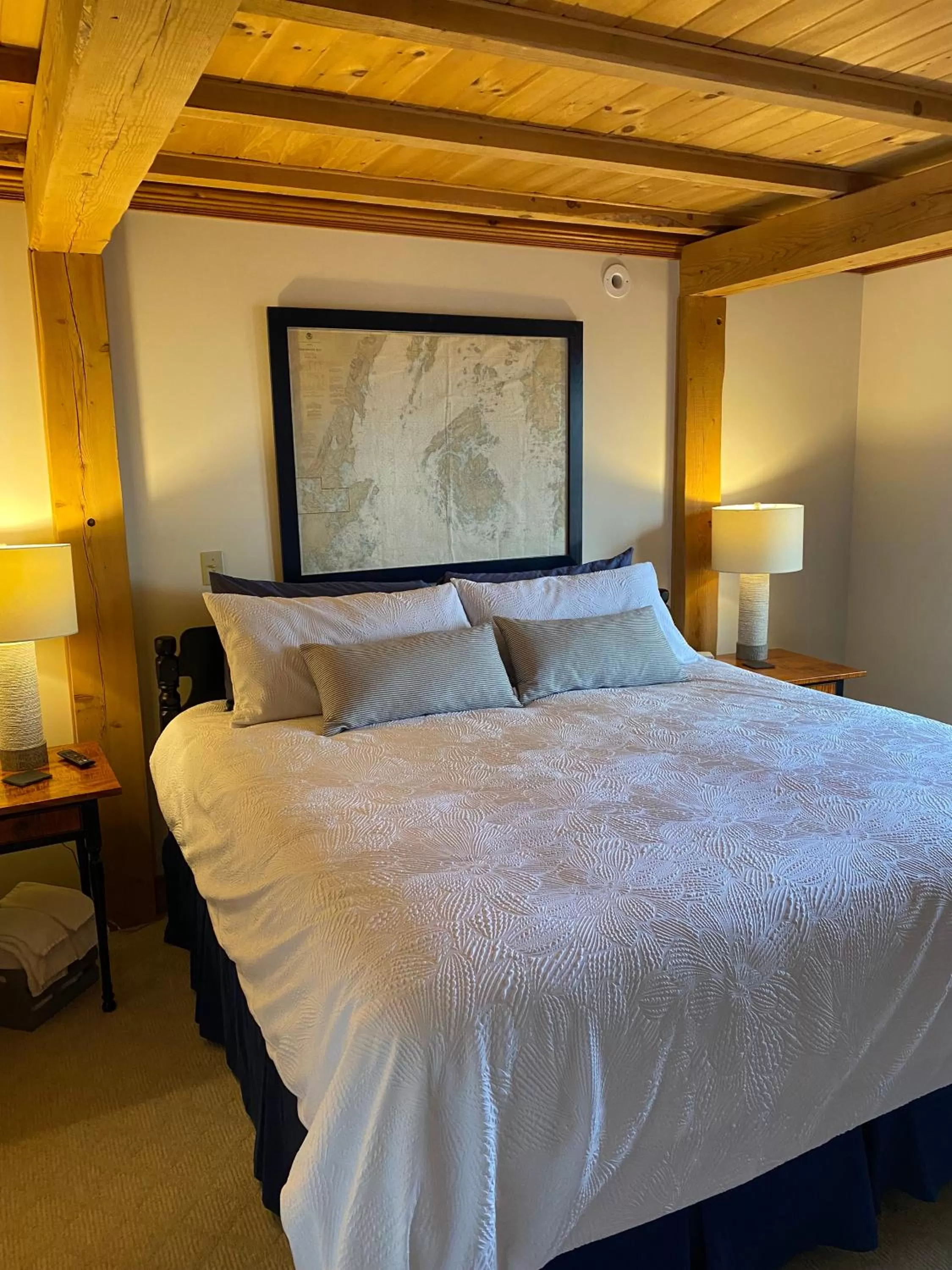 Bed in Spouter Inn Bed & Breakfast